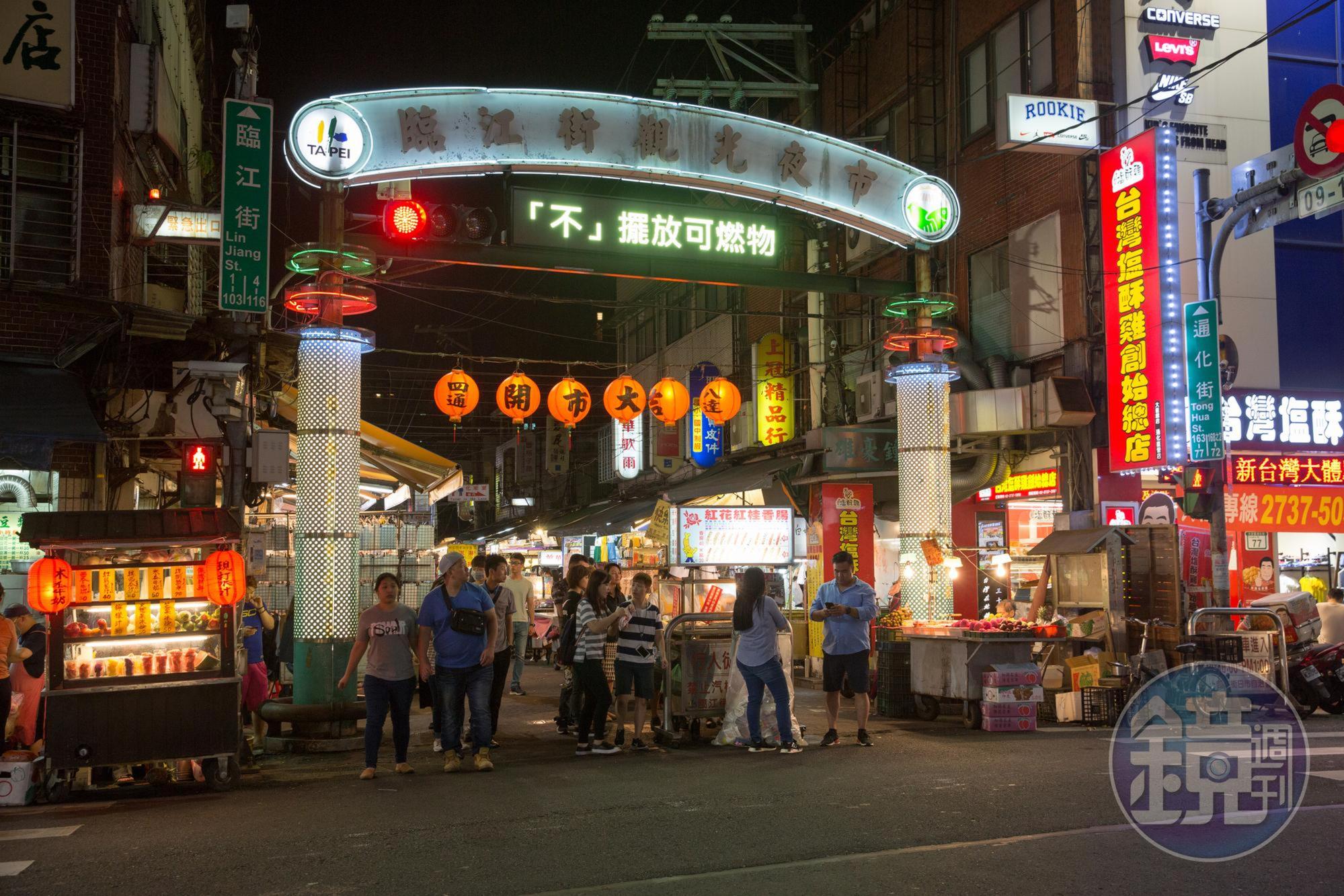 馮韋元指出台灣最出名的美食也是吸引他定居在這的原因,還可以逛夜市。