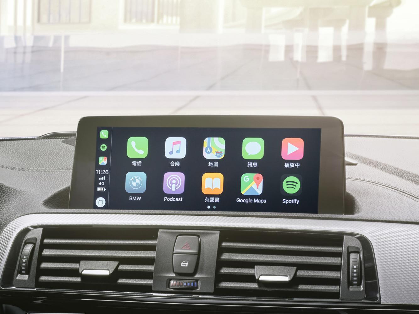 搭載BMW獨家首創無線Apple CarPlay整合系統。