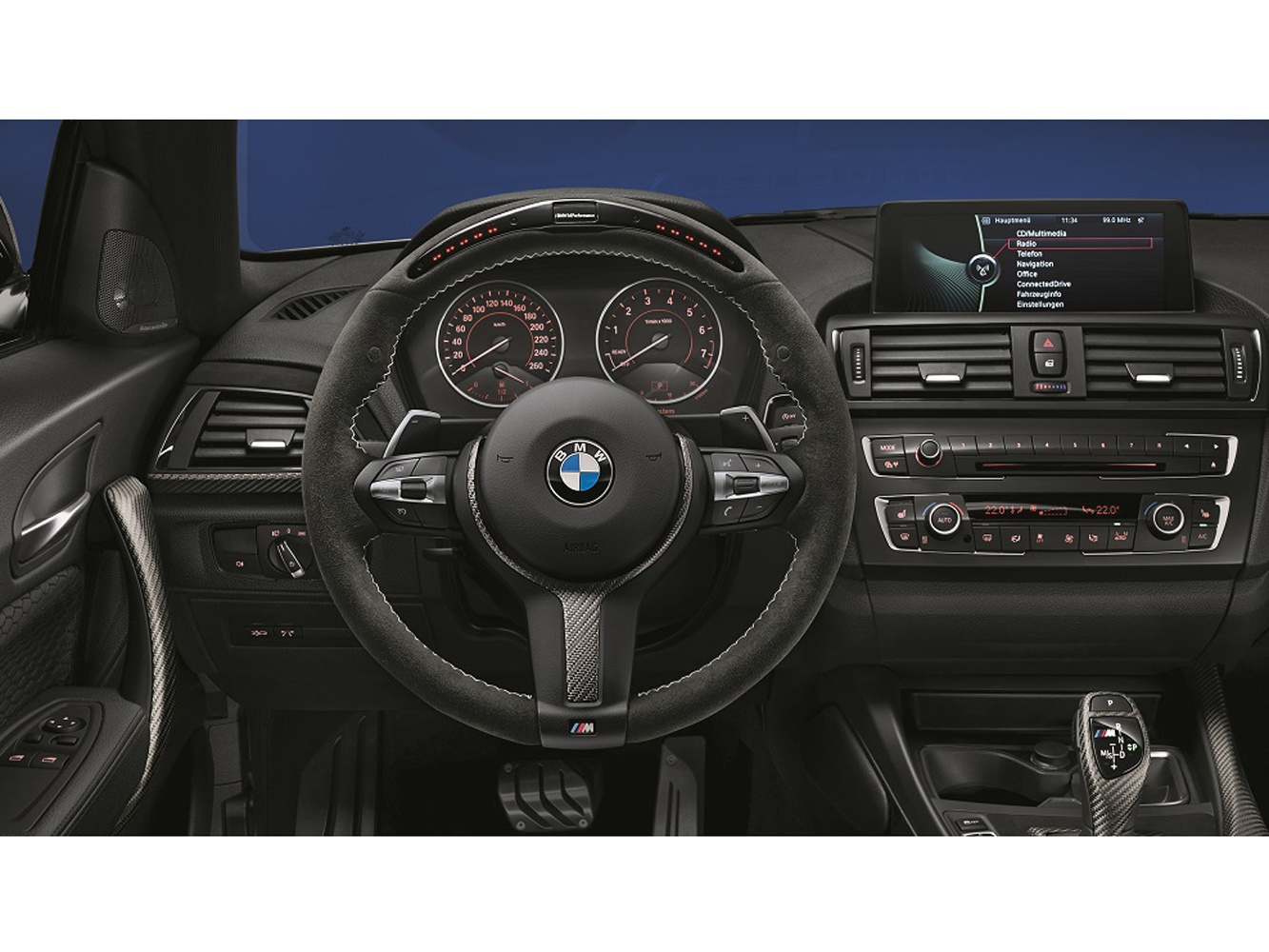 M140i Conquest Edition升級M Performance多功能賽車方向盤。