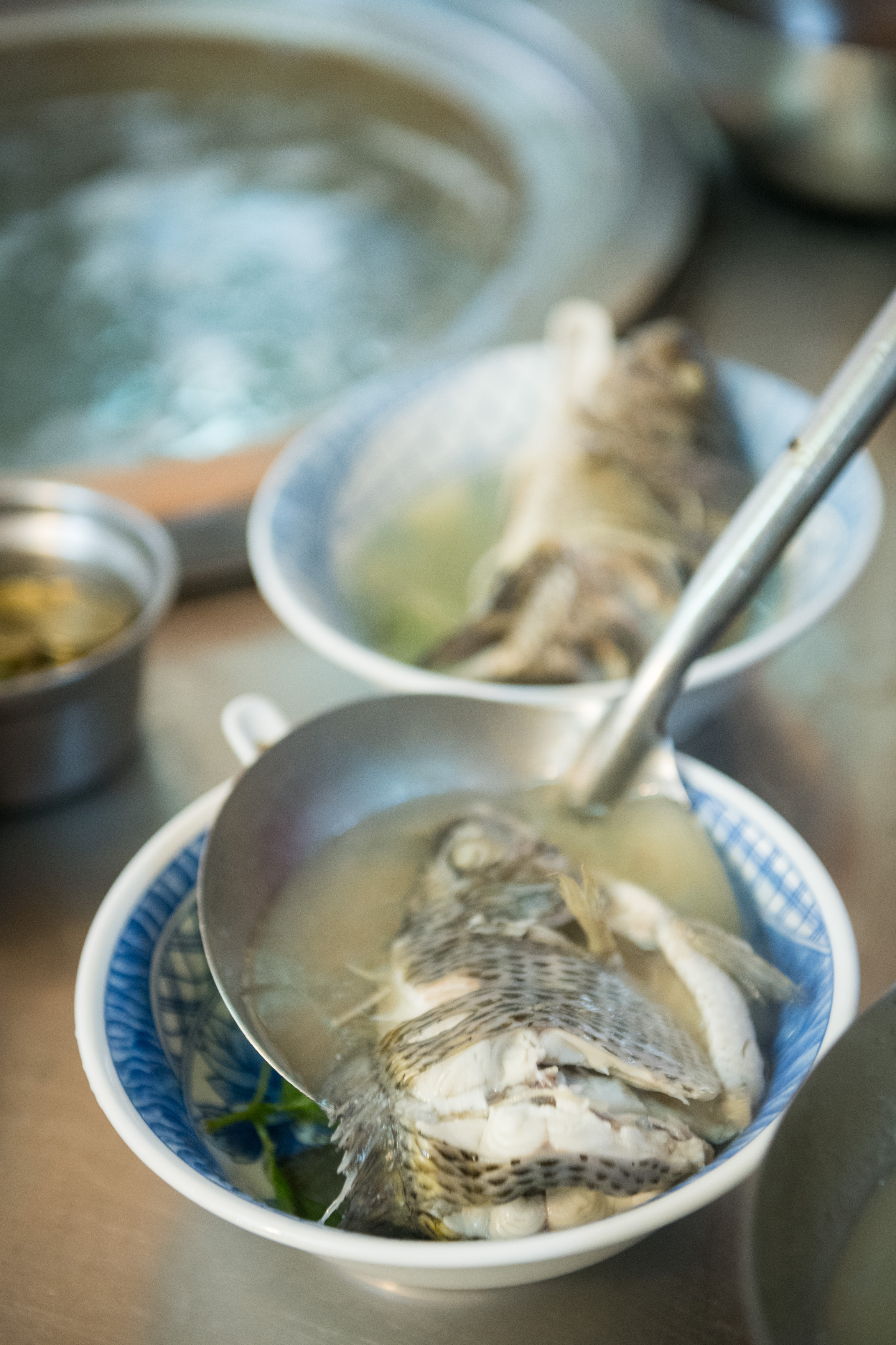 鮮魚湯數量有限，什麼時候會售罄，連老闆也說不準。