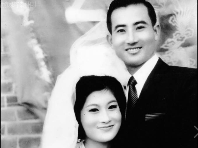 鴻海董事長郭台銘近日強調「軍國大事，後宮不要干政」引熱議，王金平則貼出婚紗照謝太太的體貼。（翻攝台灣公道伯 王金平臉書）