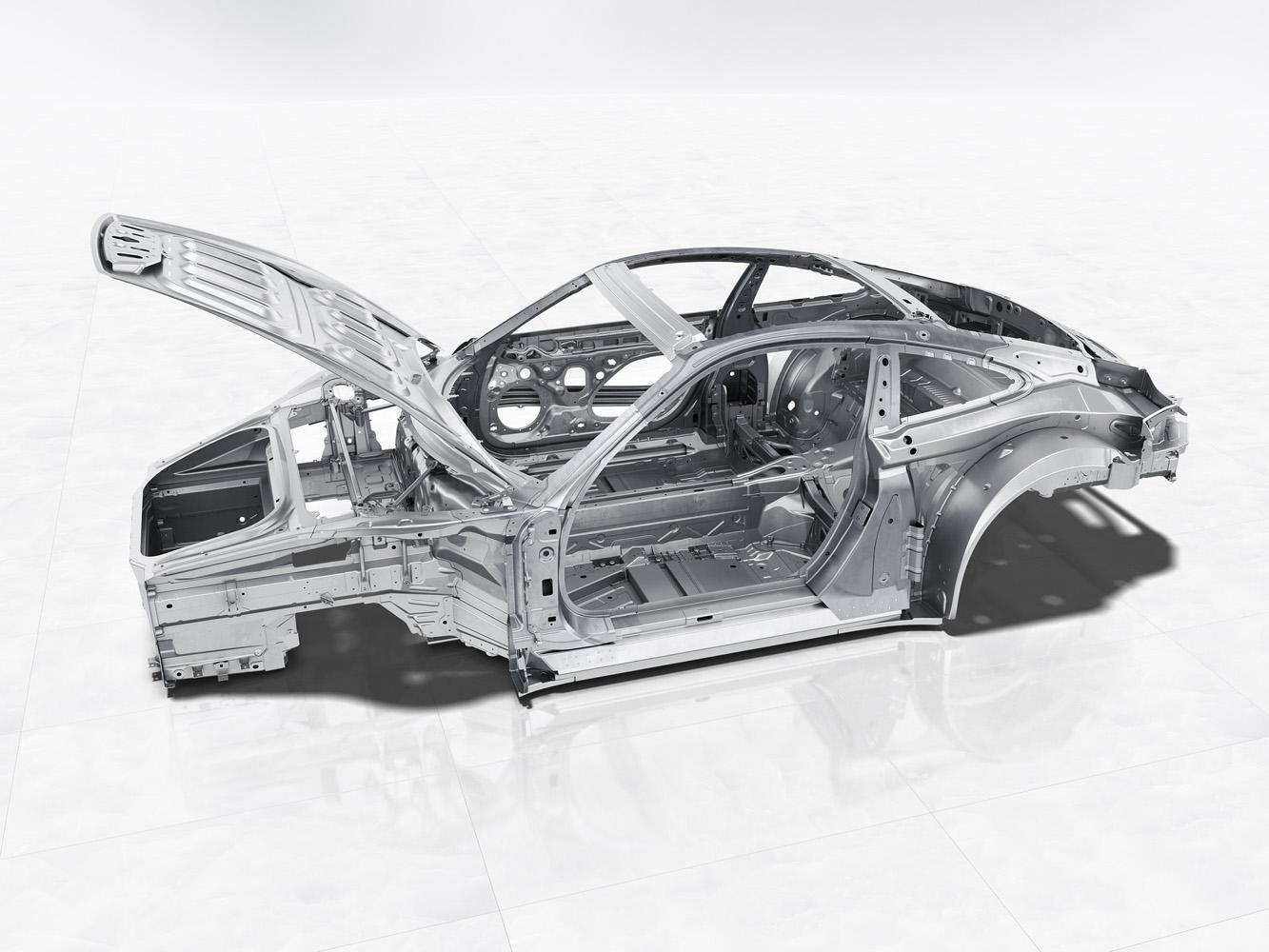 20190426-全新 911 車體的多重材質代表輕量設計的一大進步，將前一世代所開創的輕量化工藝帶至更高層次。