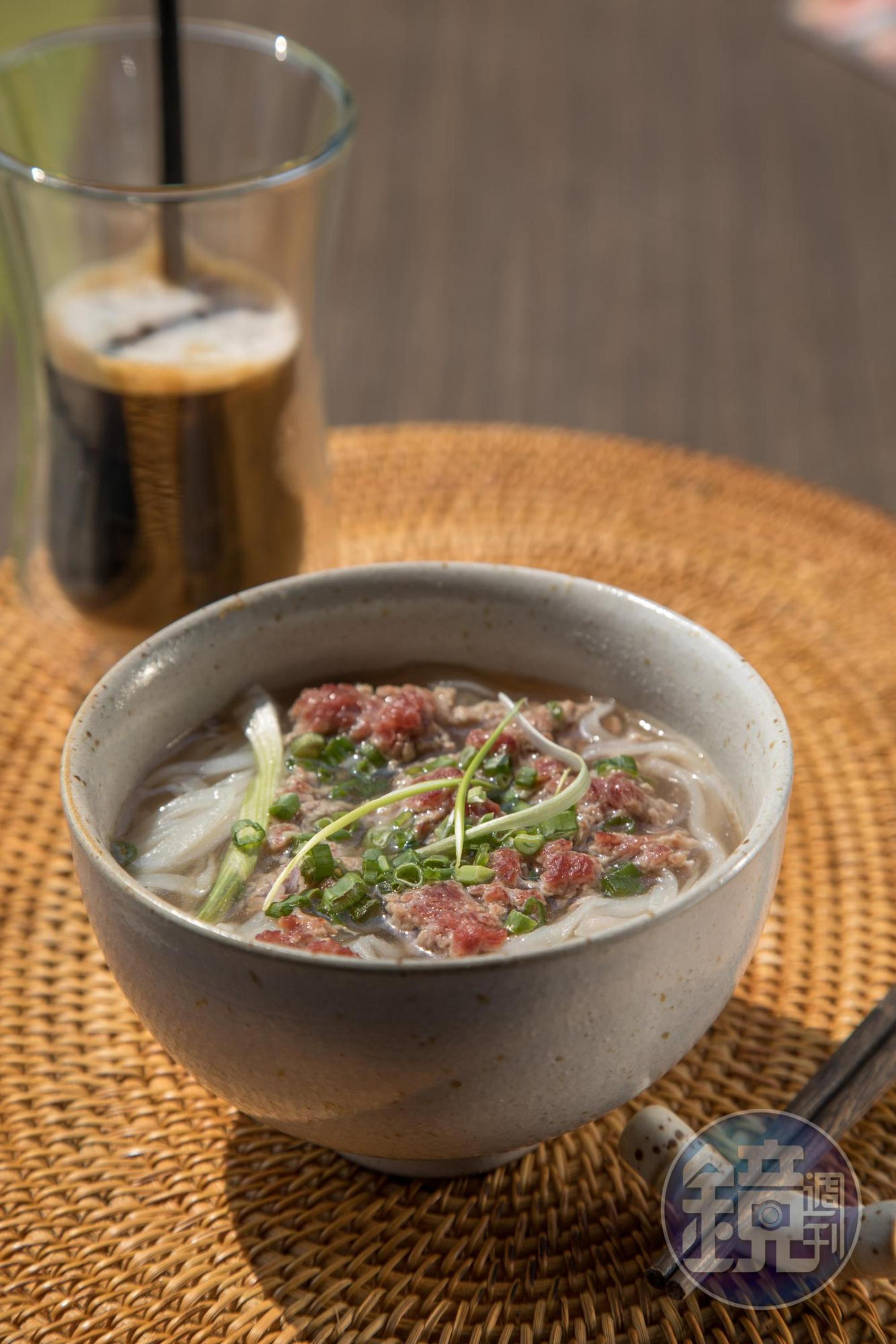 早餐也供應牛肉河粉。
