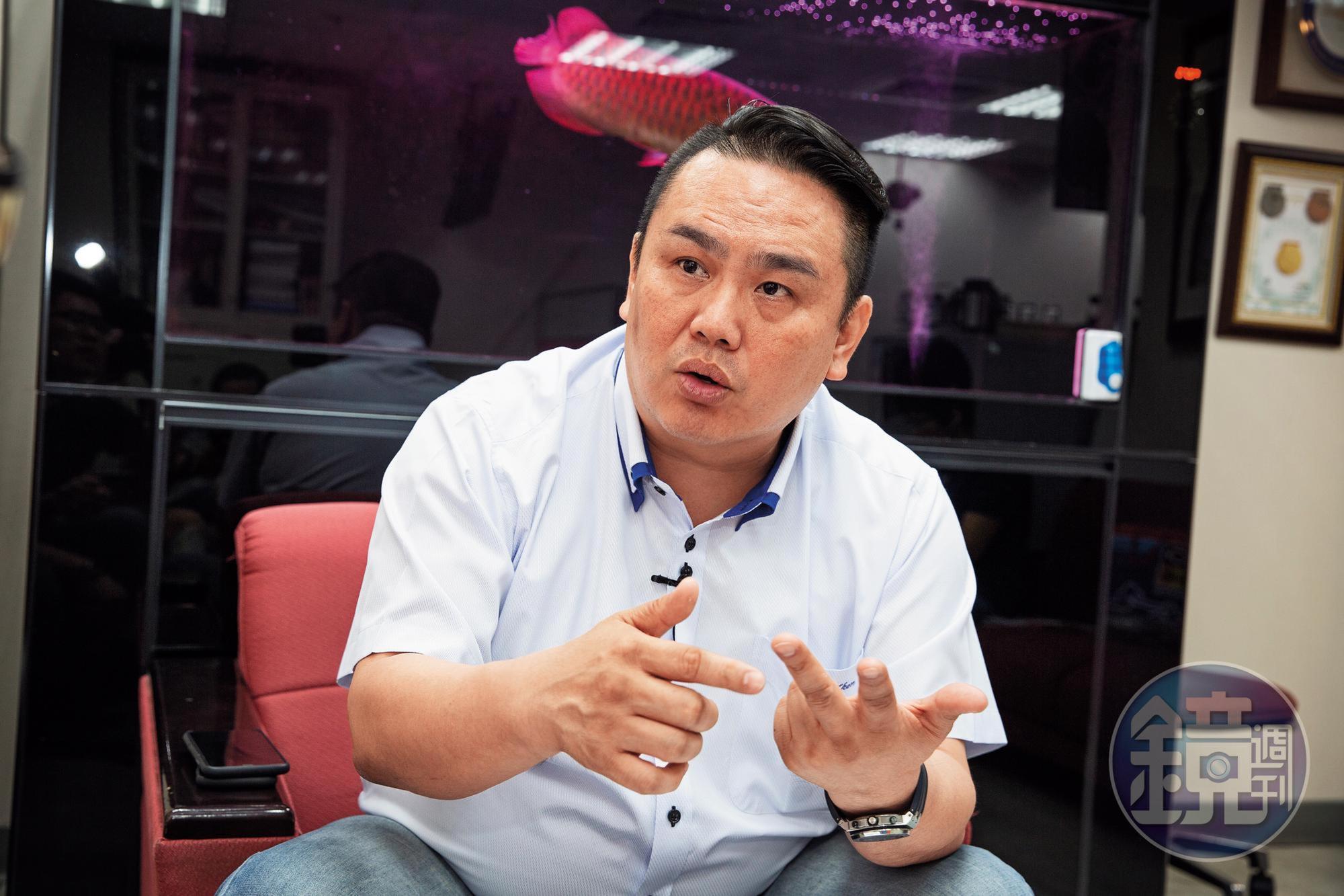 議員陳重文表示校方和教育局處置不當,霸凌調查有瑕疵,教育局需檢討。