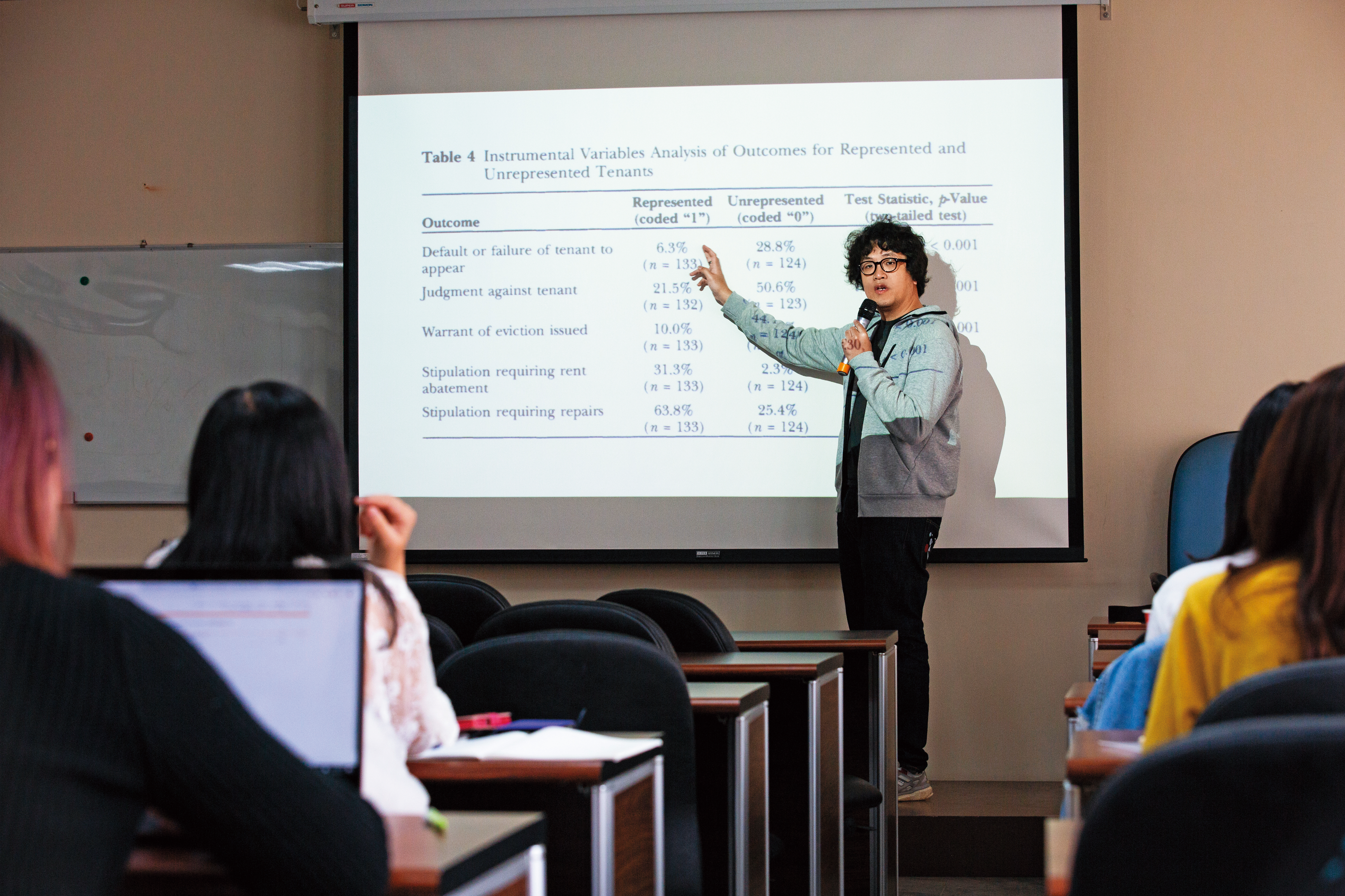 從小話超多的沈伯洋，講課十分生動有趣。