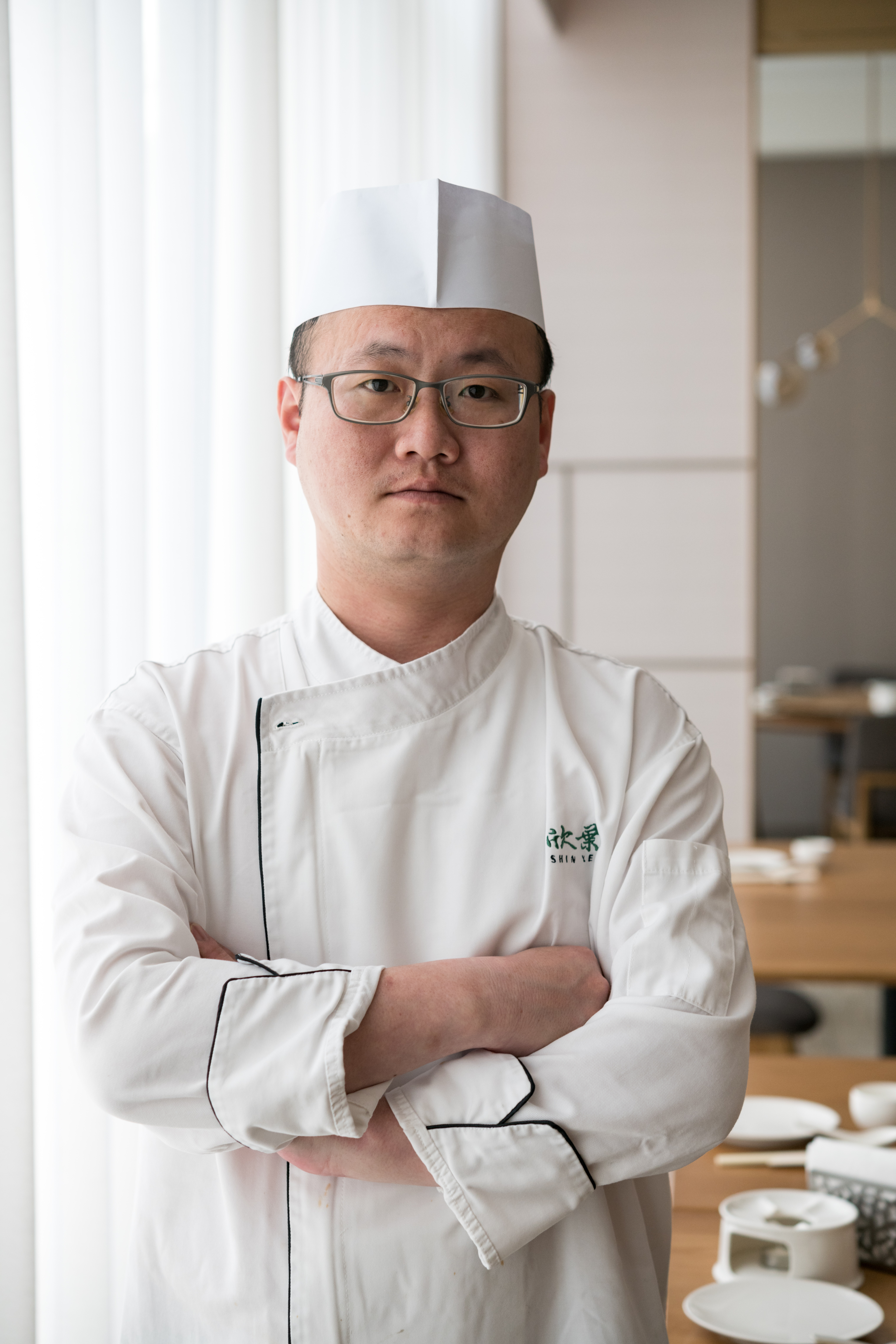  鑽研中菜二十餘年的主廚柯崇尉，挑選台菜中的傳統大菜精做、小做，更貼近年輕族群輕量聚餐的需求。