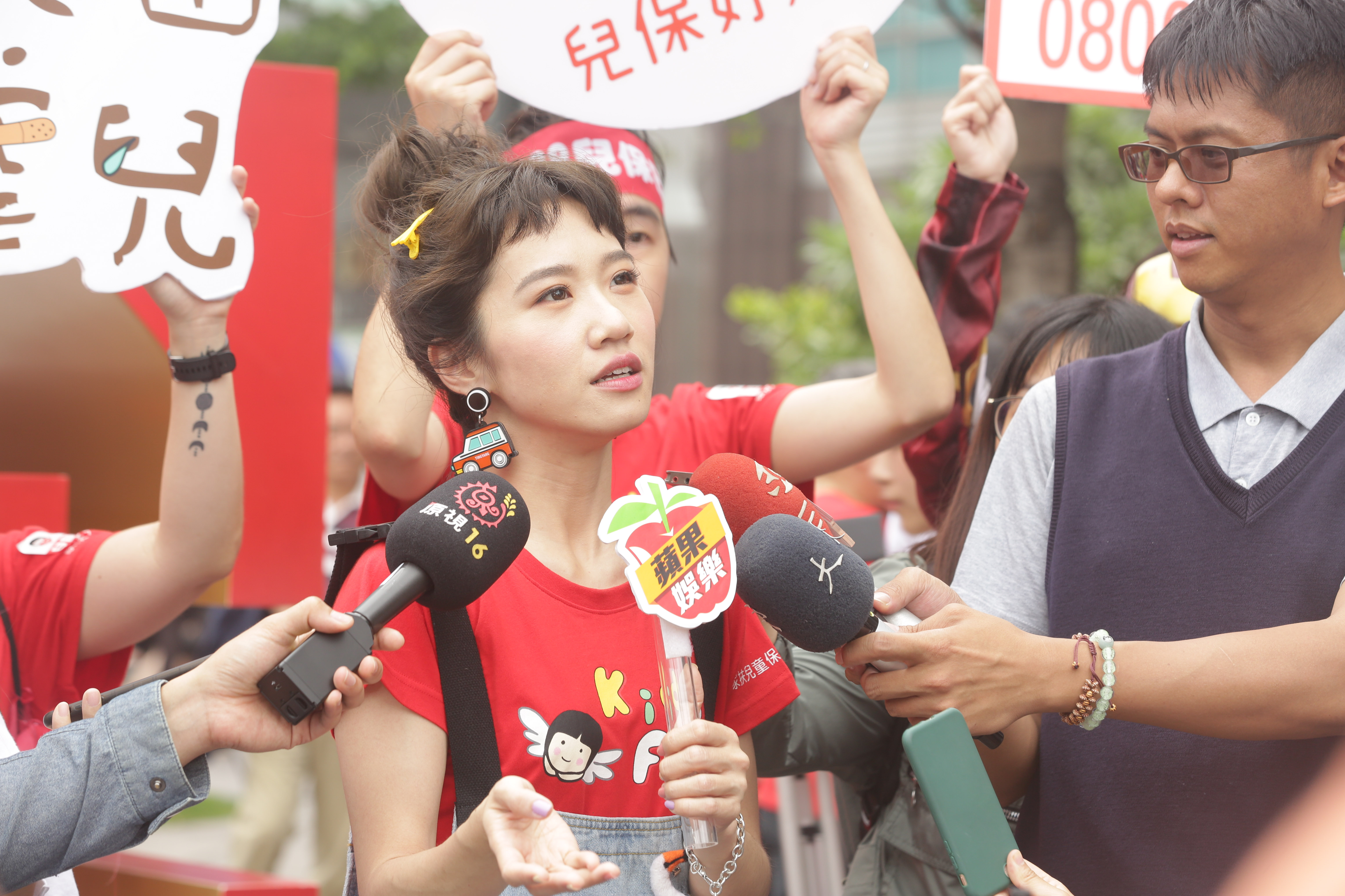 對於社會上許多虐童案件，Lulu表示很心痛。