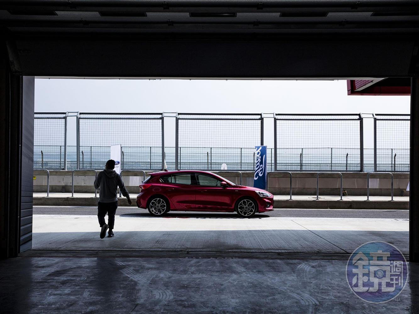 FORD第四代Focus在麗寶賽車場進行試駕。