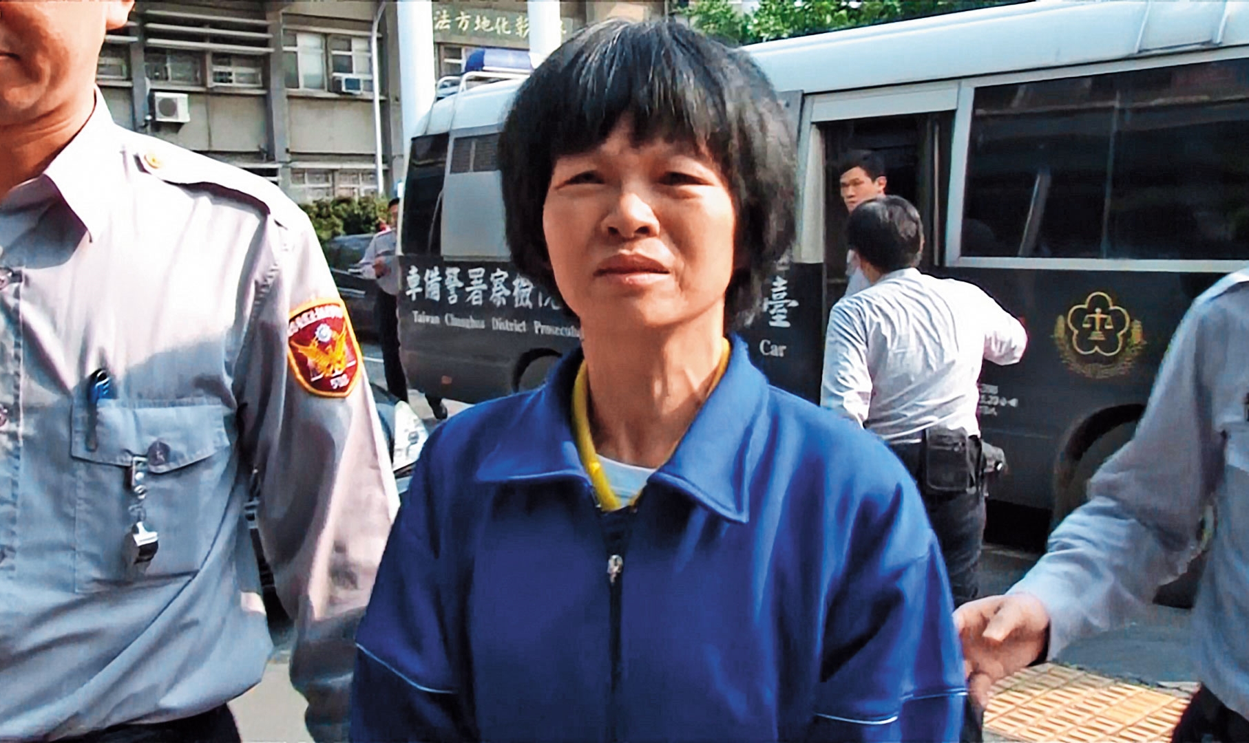 陳巧明（圖）因教唆信徒凌虐詹姓少年致死，被判重刑，入獄服刑近10年。今年71歲的她，已於2025年假釋出獄。（資料照，翻攝畫面）