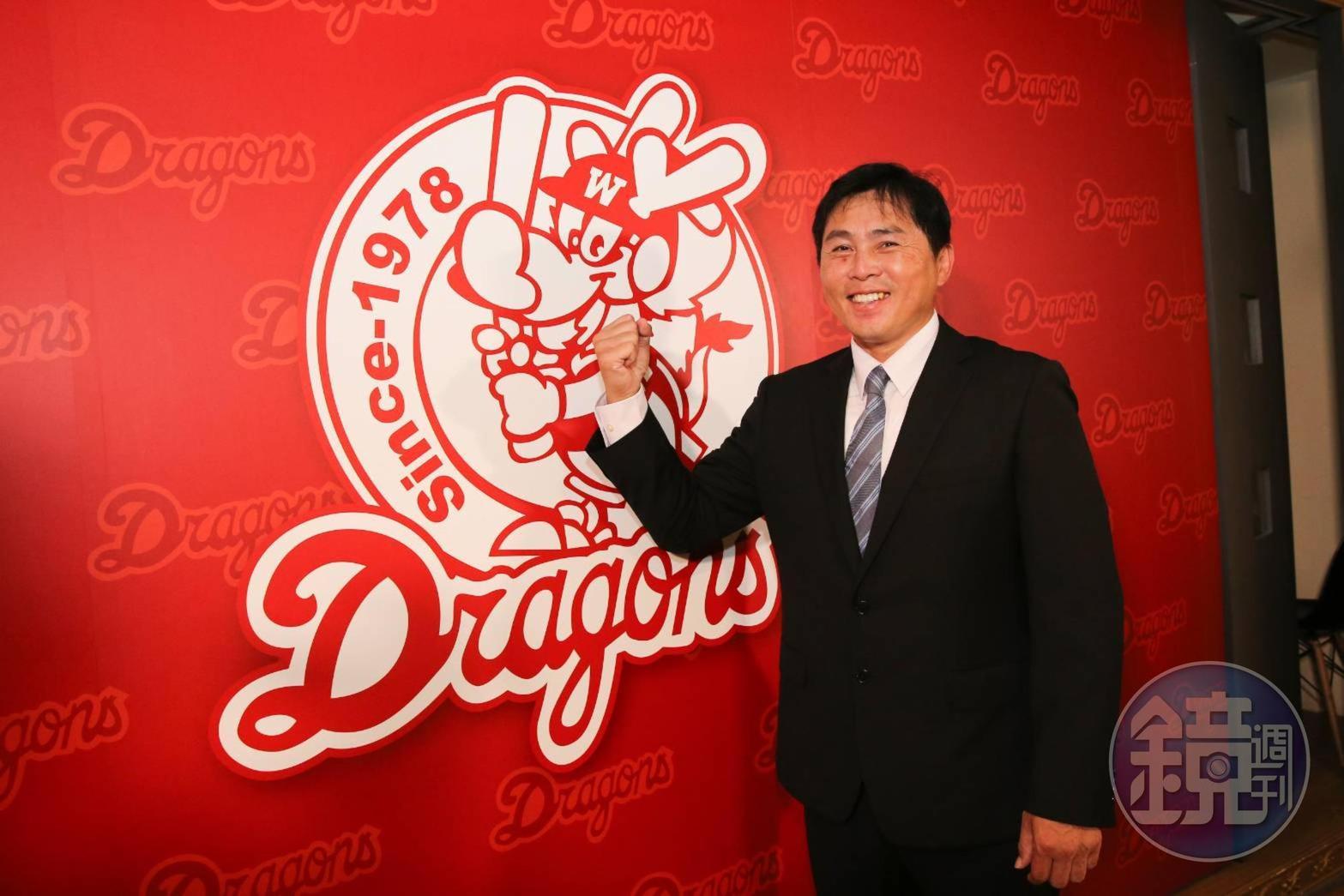 第五隊「味全龍」今遞件重返中職,總教練葉君璋表示籌組教練團及找球員都低調進行中。