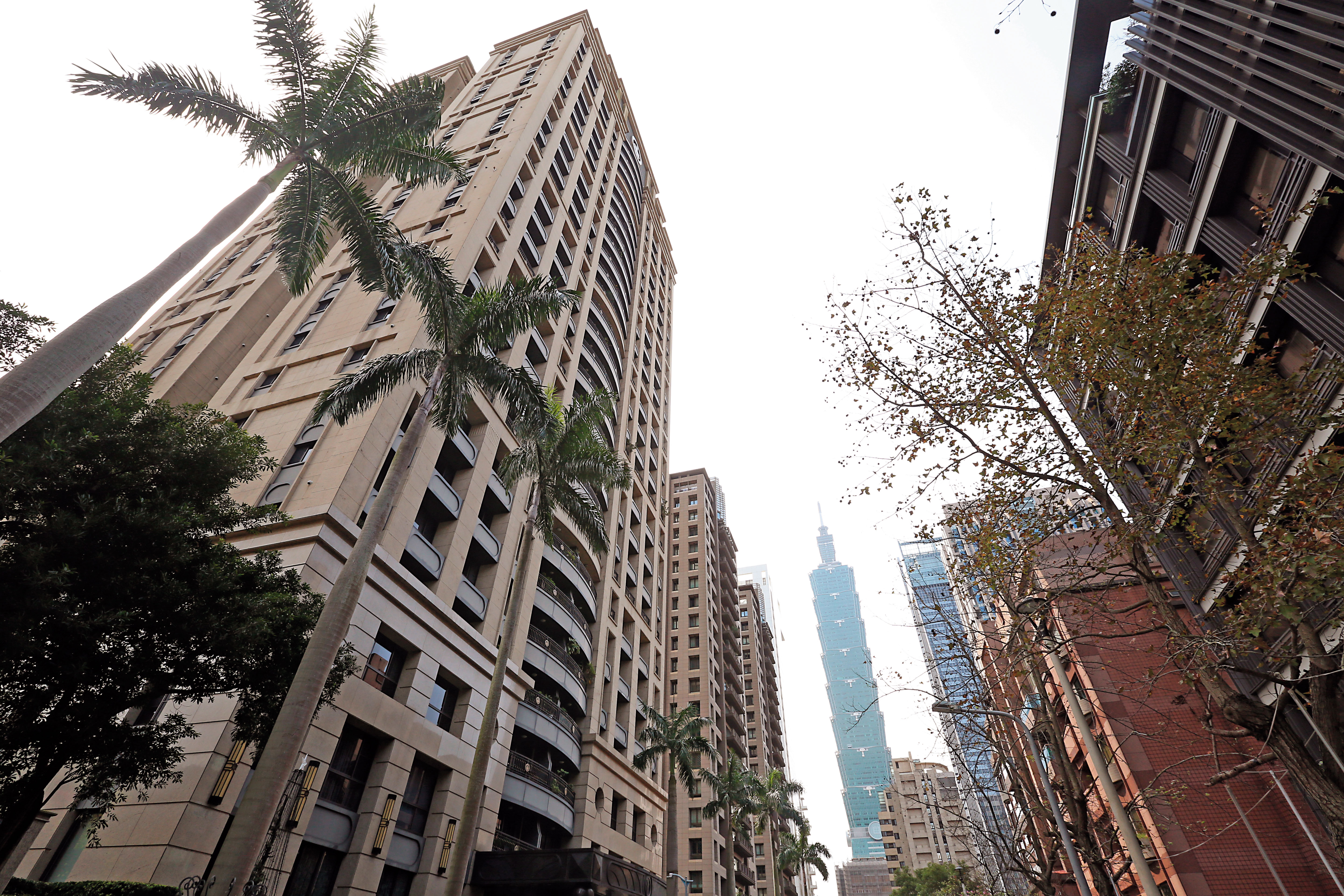 從年初至今，台北市「純百坪豪宅」推案量竟然掛零，很可能創下整整二季、甚至全年豪宅新案掛零的紀錄。