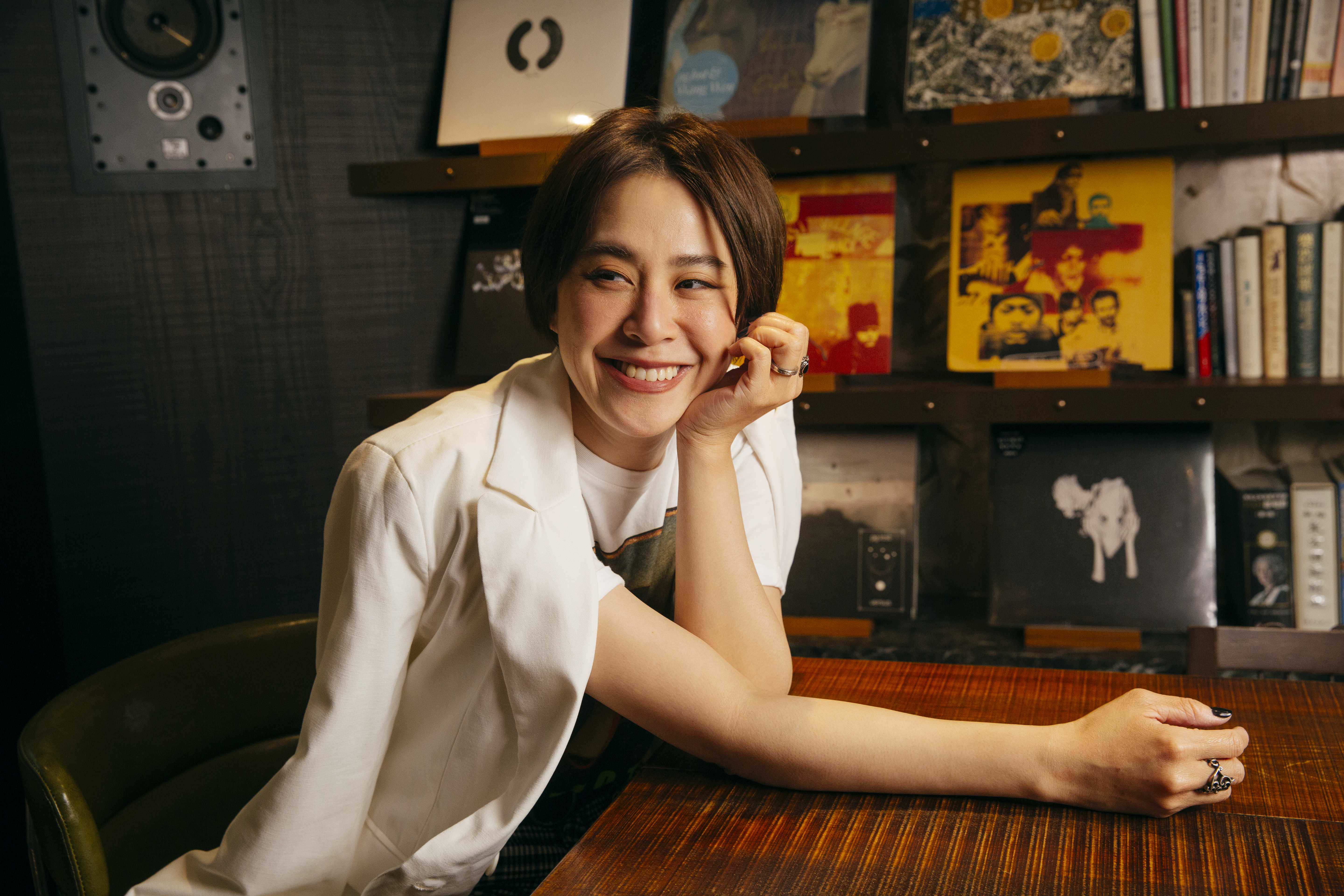 黃小柔最近出版新書《跟過去的每次跌倒說謝謝》，寫下過往十多年戀愛中遇到渣男的血淚史。