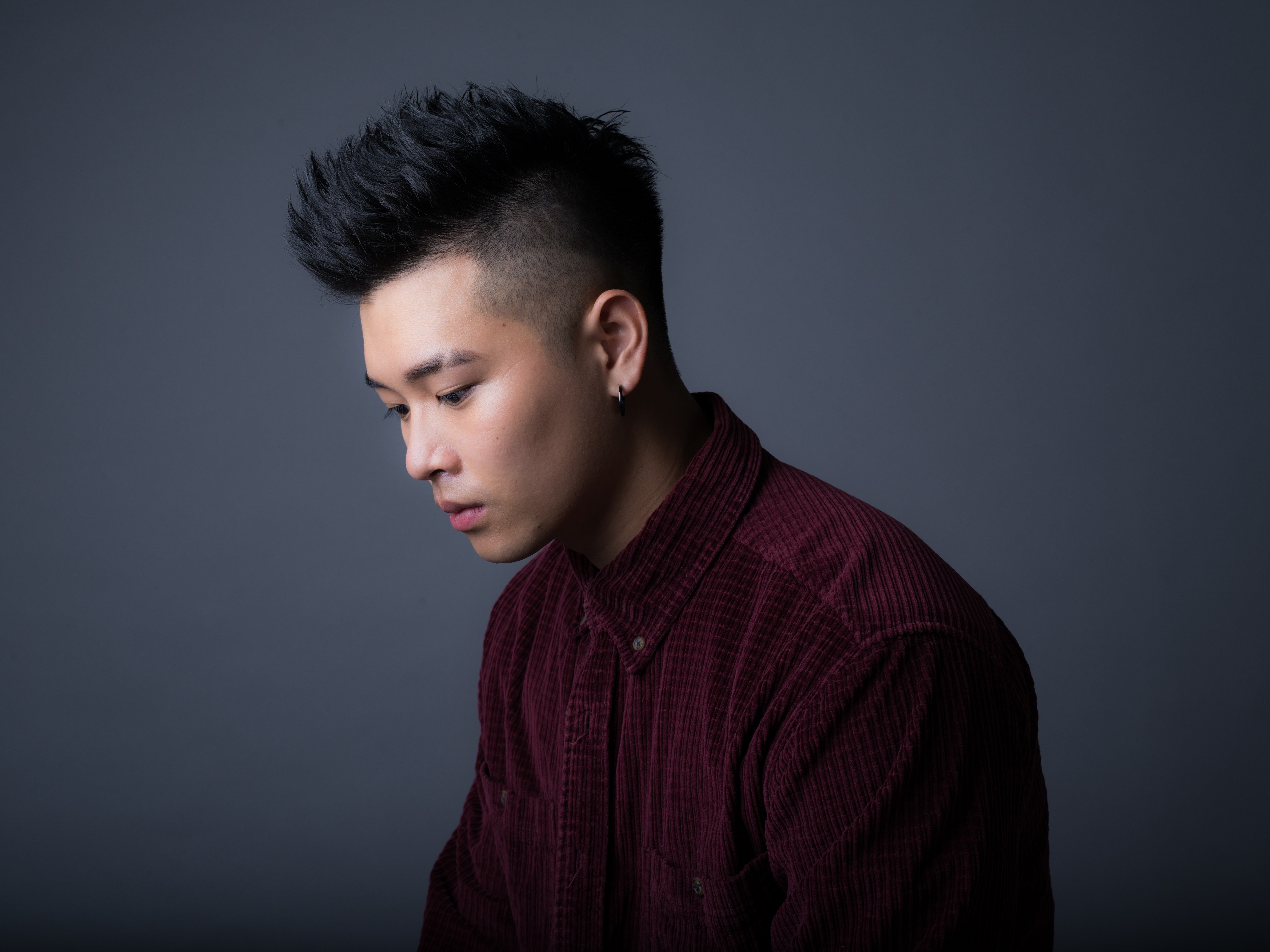 新人高爾宣在一片強敵環伺下，蟬聯3週KKBOX週榜冠軍成績傲人。（陶山音樂提供）