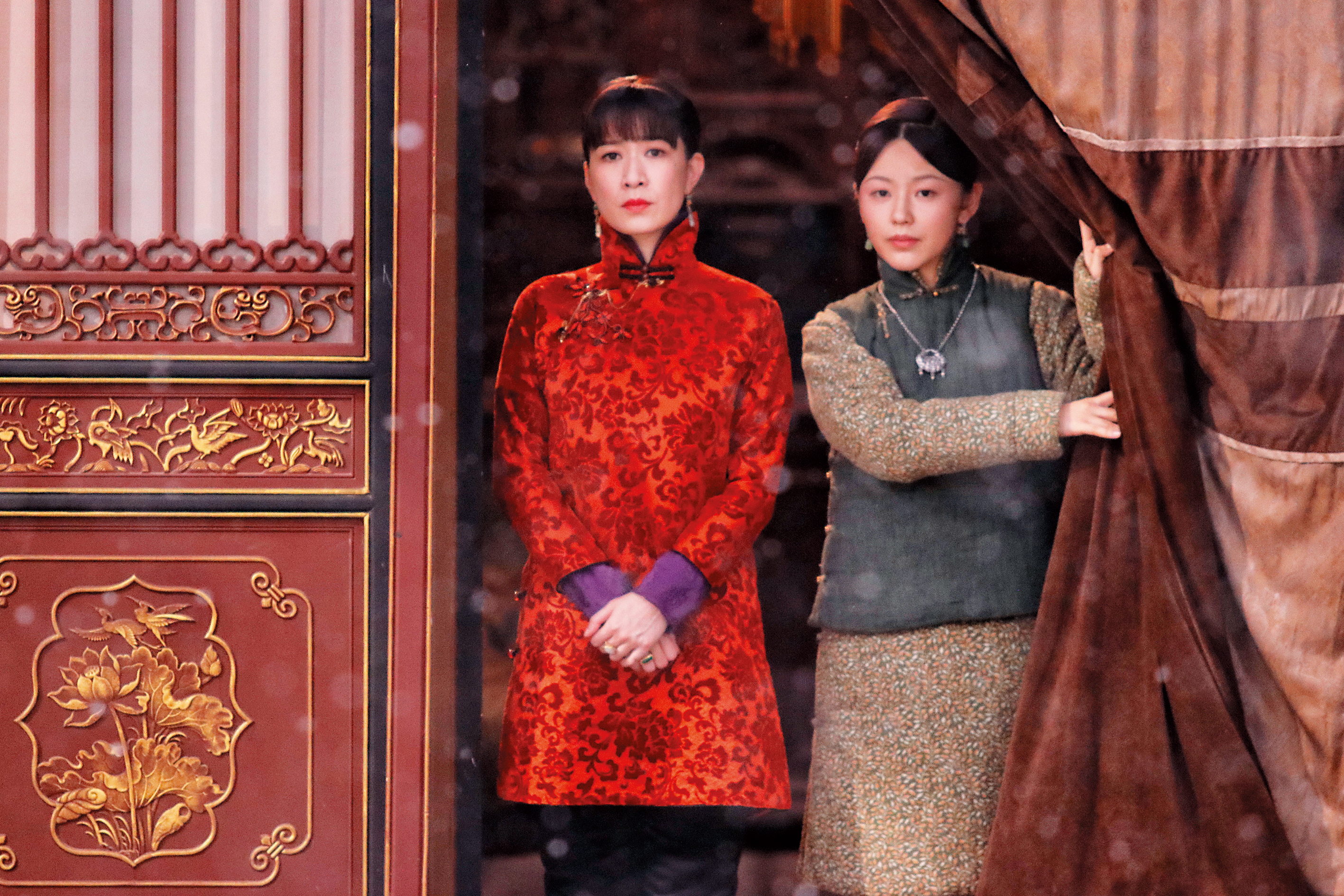 佘詩曼（左）演出《延禧攻略》後乘勝追擊，在新劇《鬢邊不是海棠紅》與黃曉明配對，坐上大戲女一地位。（東方IC）