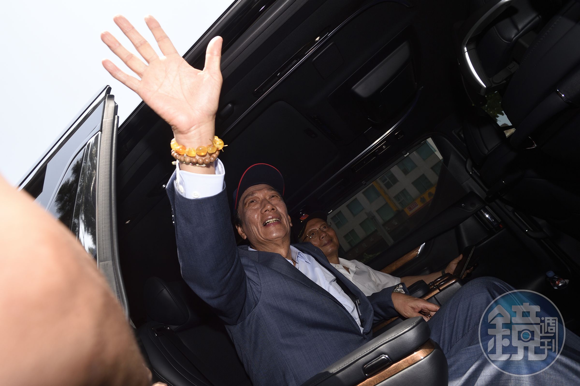 鴻海集團董事長郭台銘選總統玩真的，今傳初將在6月交棒。