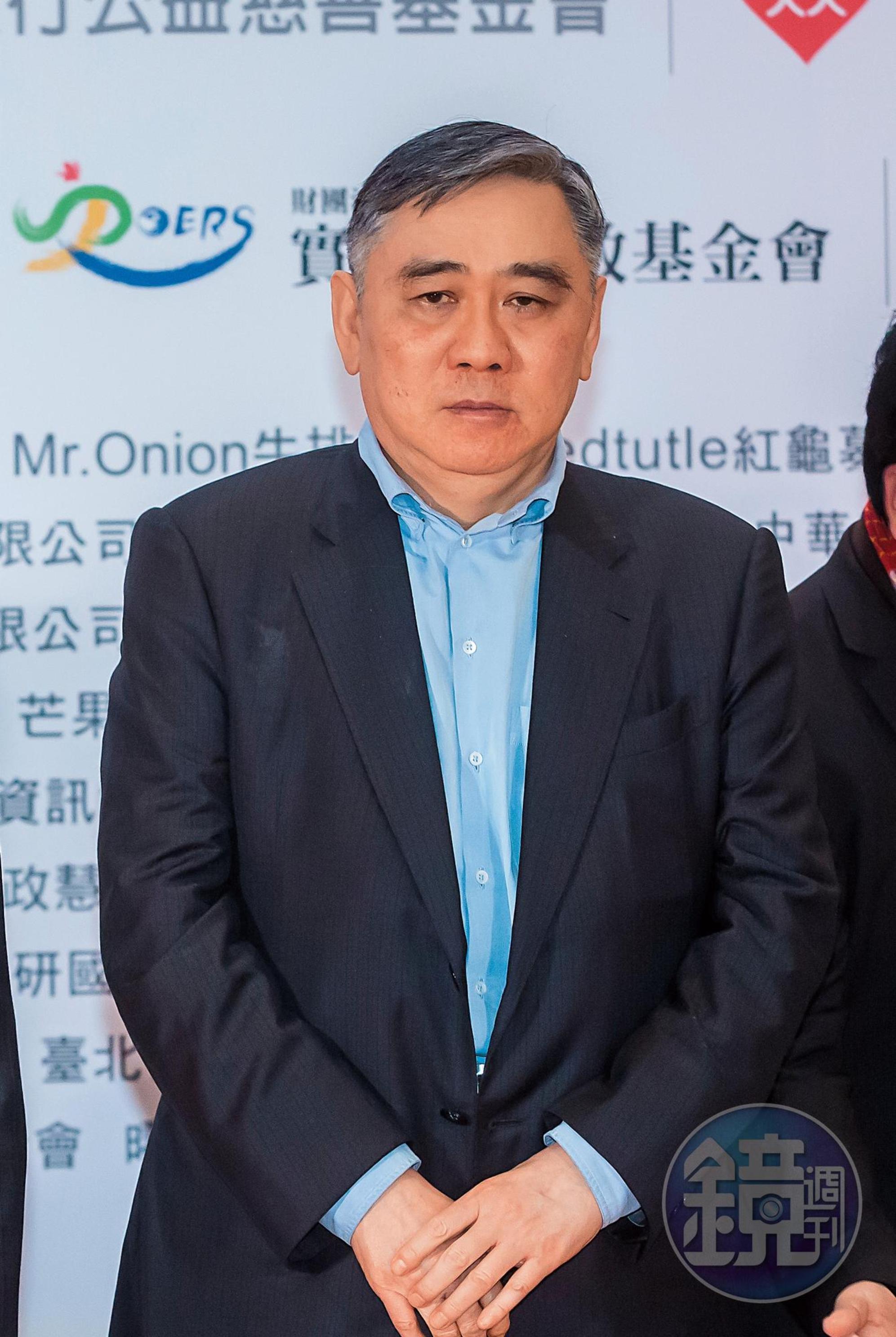 王文洋除了自己爭產一事,還要煩心王泉仁的二度婚姻失敗。傳出王文洋為此痛罵王泉仁。