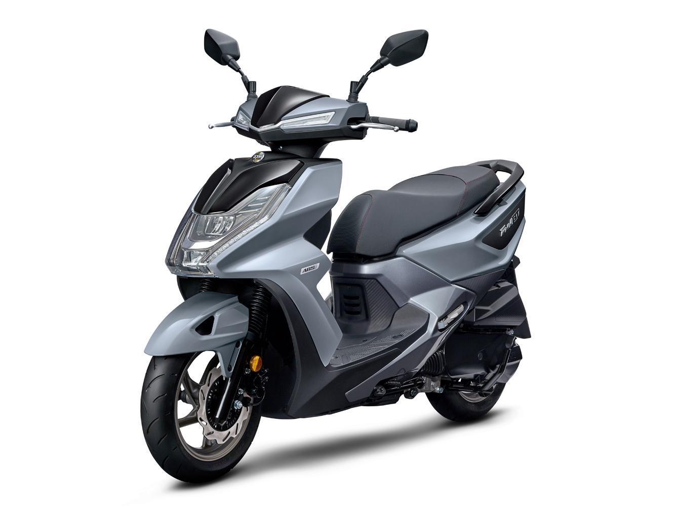 FNX 125 ABS（水泥灰）。
