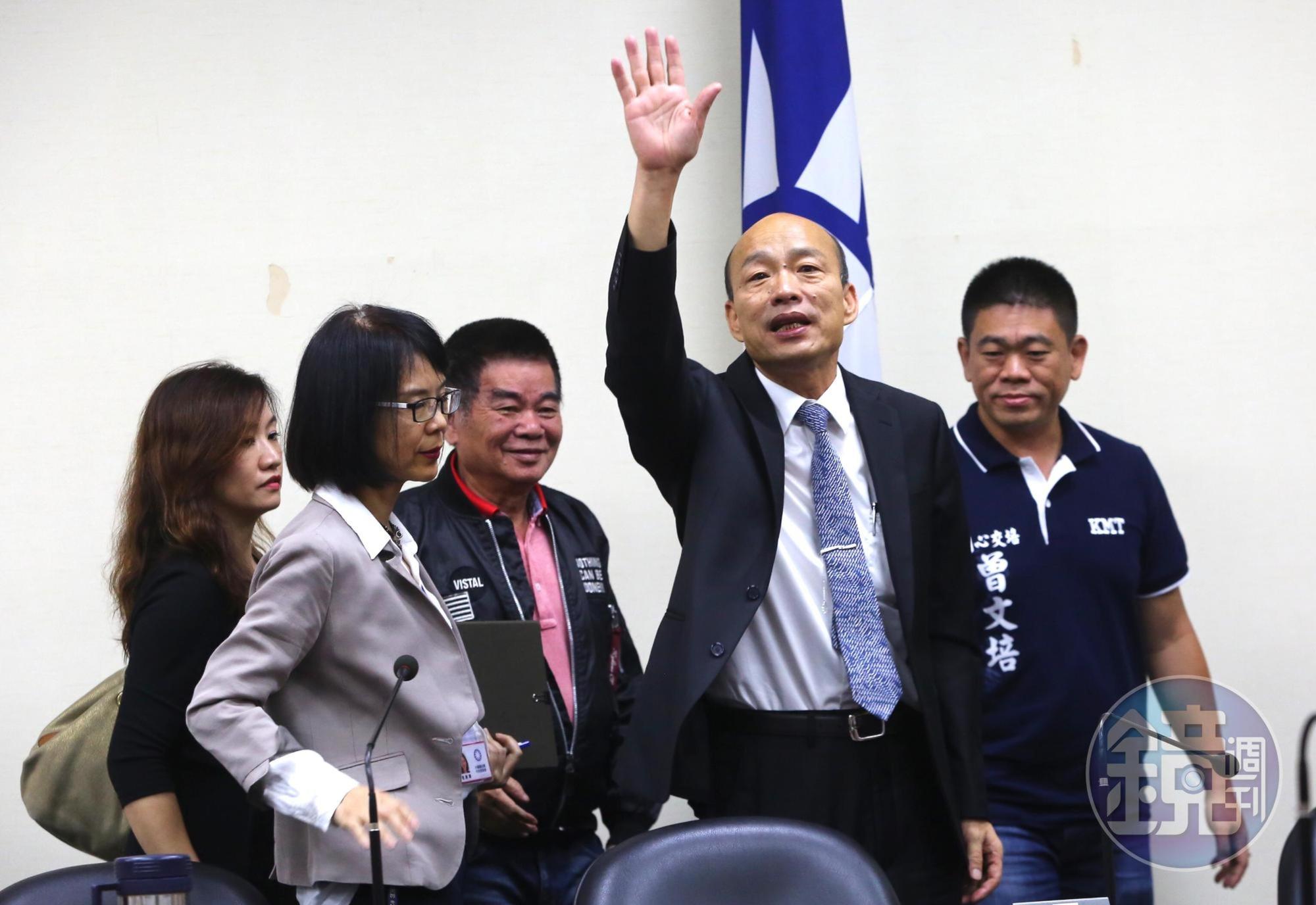 韓國瑜由文傳會陪同出席會後記者會,他表示會談過程中相當融洽,否認外界認為他與吳敦義有心結的傳聞。