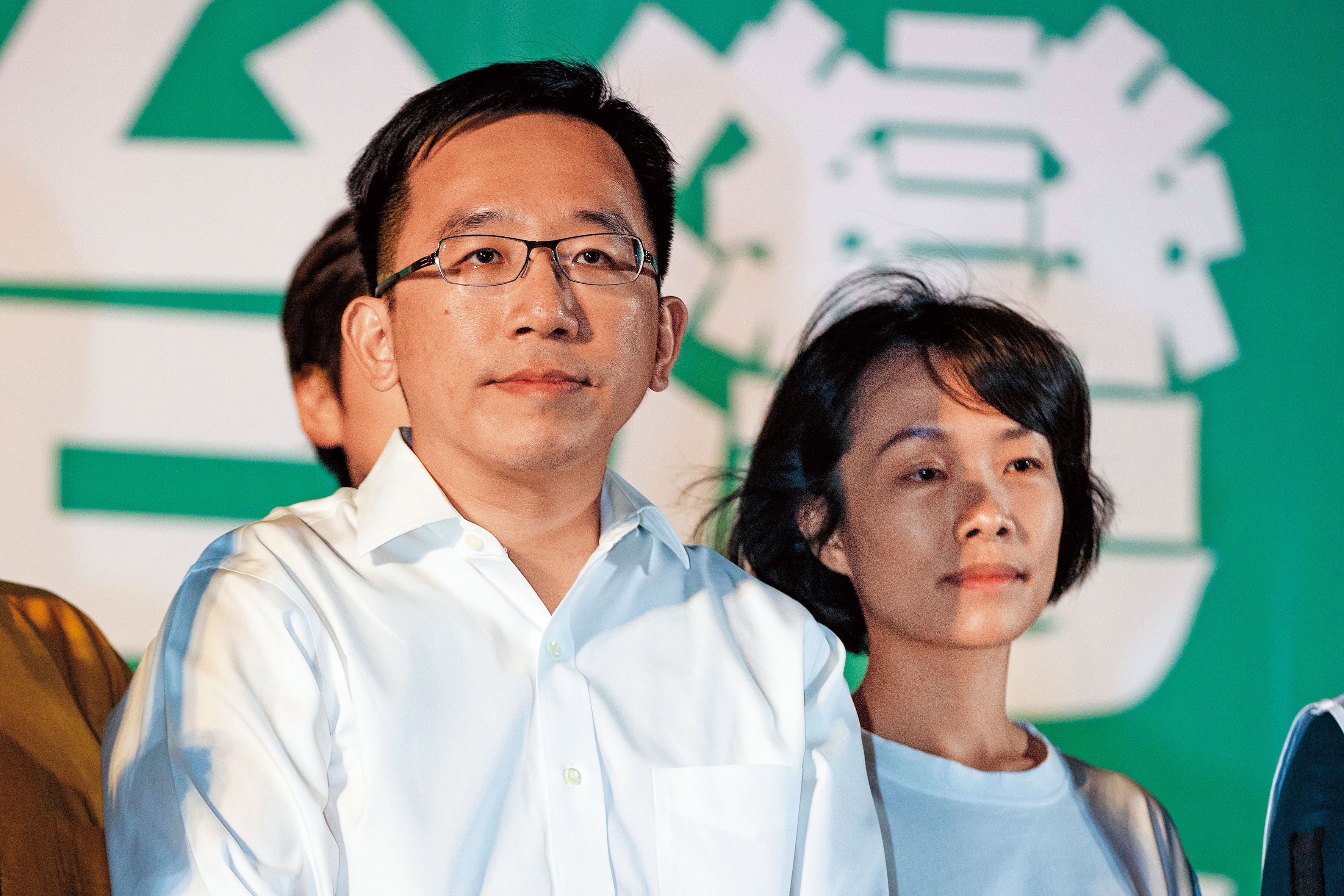 陳致中(左)與妻子黃睿靚(右)在瑞士的帳戶資金被凍結,大部分已匯回台灣,尚有3億元還在凍結中。