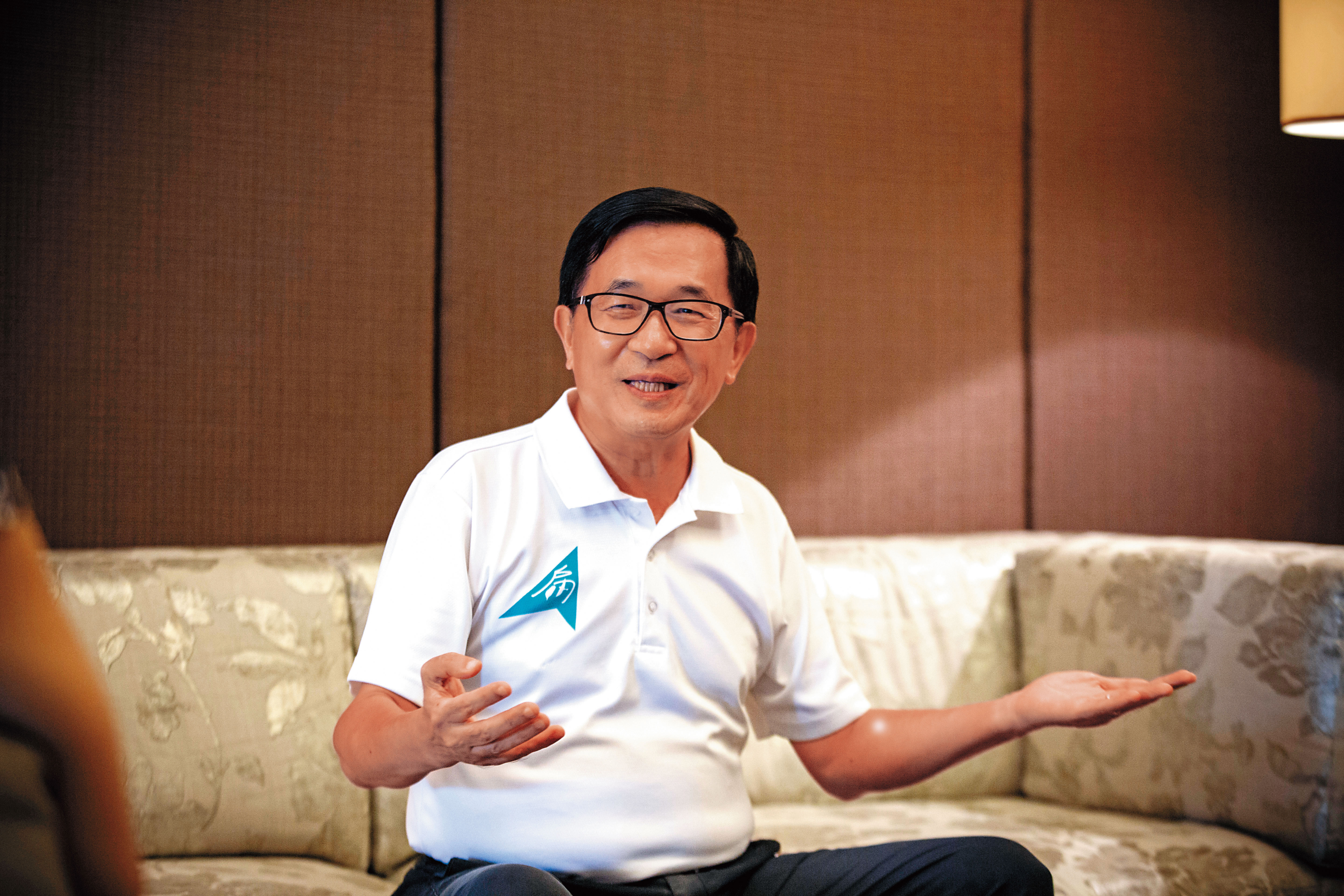 前總統陳水扁保外就醫4年多，不僅四處趴趴走、辦募款餐會，還成立臉書粉絲團大談政治，病況明顯轉好，可以為自己辯護的模樣，已成為扁案重啟審判的重要依據。