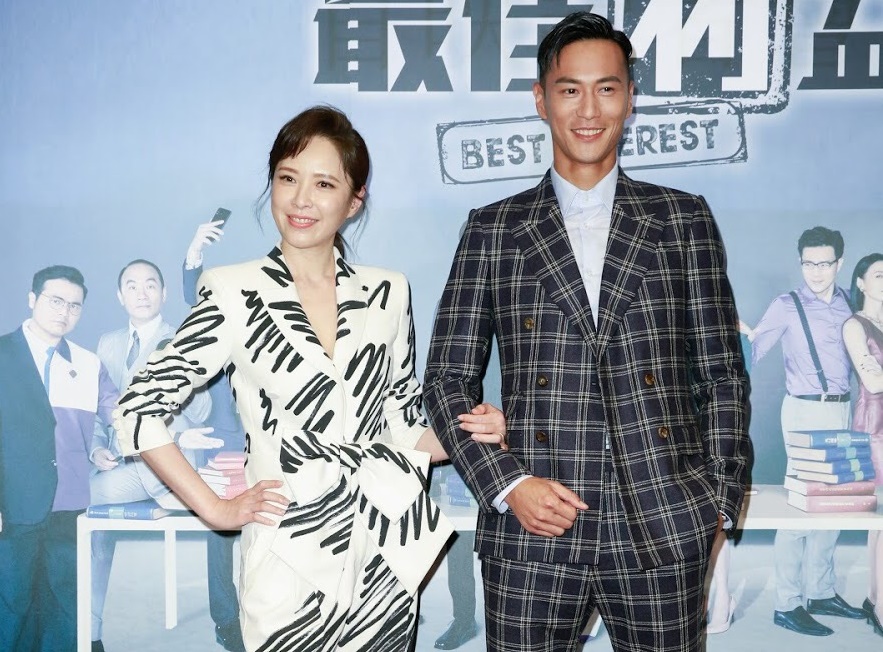 天心與鍾承翰在劇中飾演律師的前、後輩。