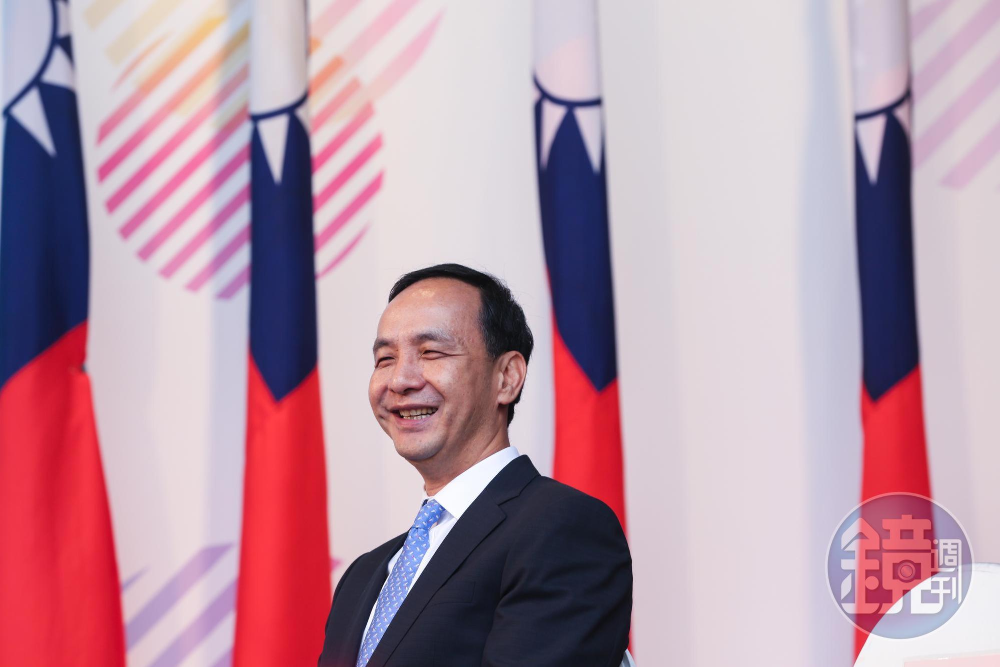 朱立倫於勞動節突然關閉臉書，今重新開放時表示是體恤小編的辛苦。