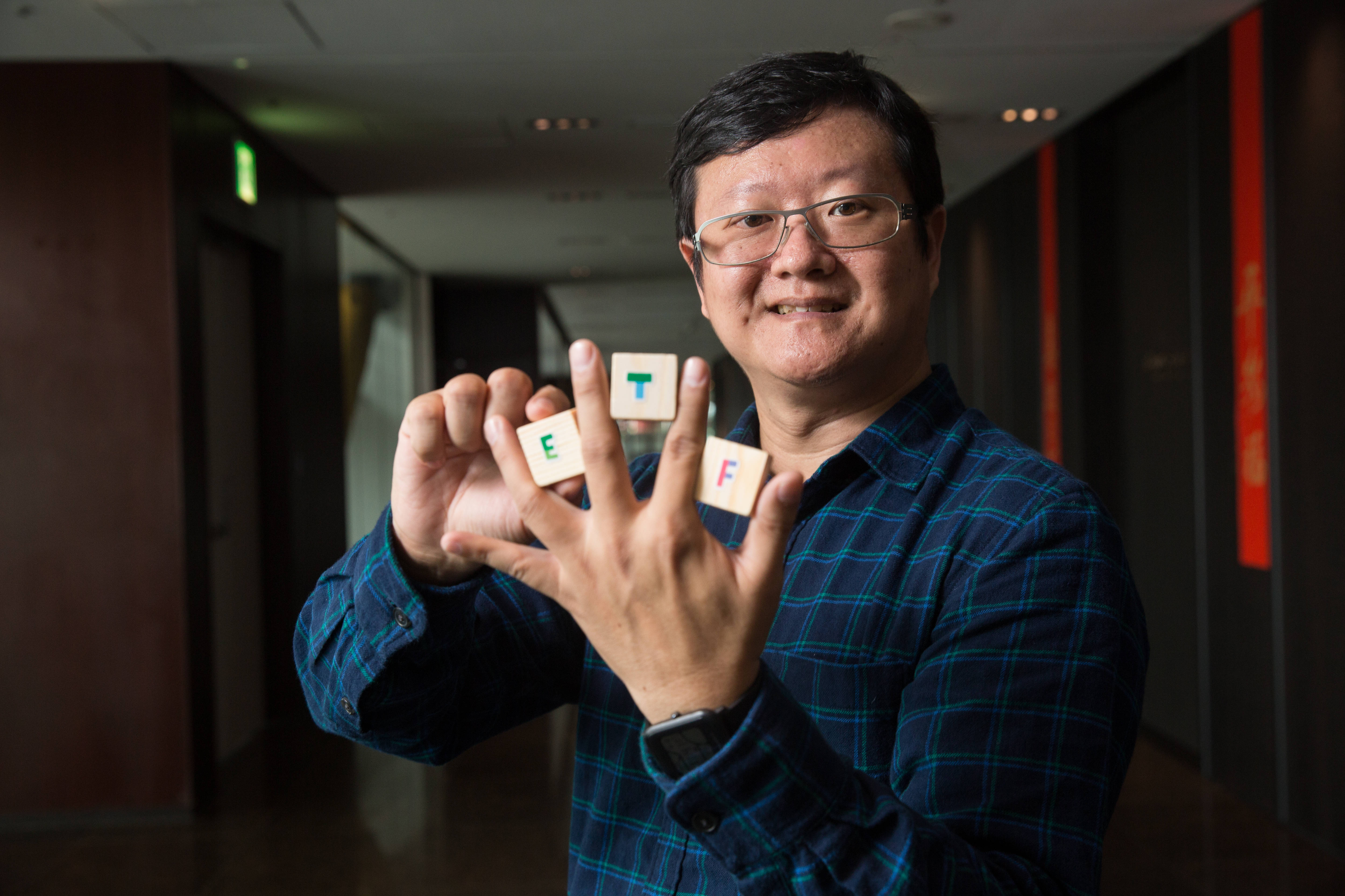 李柏鋒透過4檔股票型ETF，將全球市場一網打盡，10年賺3倍。