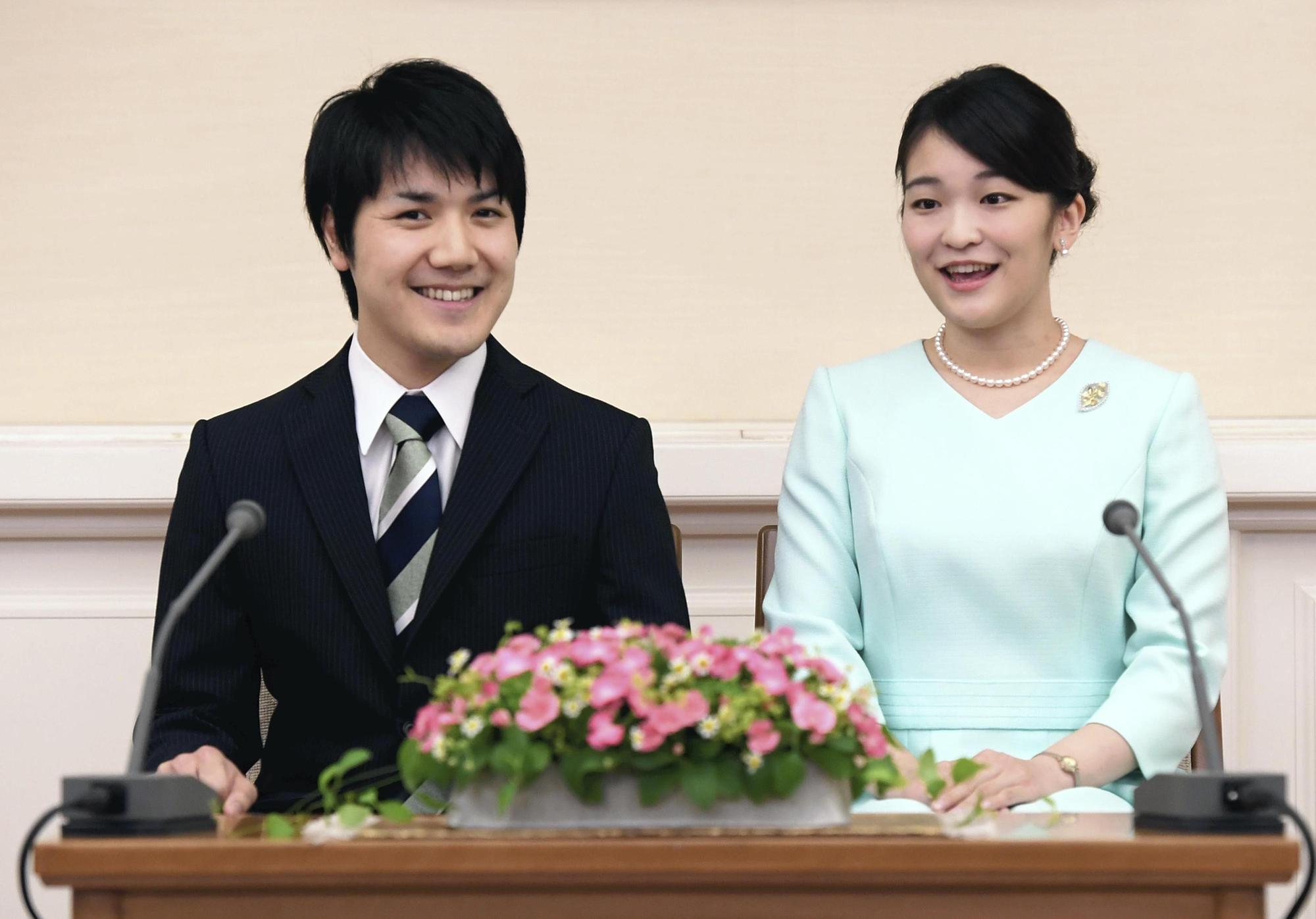 秋篠宮長女真子與大學同學小室圭的婚事，因為小室家的金錢糾紛延期，約7成日本民眾不贊成婚事繼續。（東方IC）