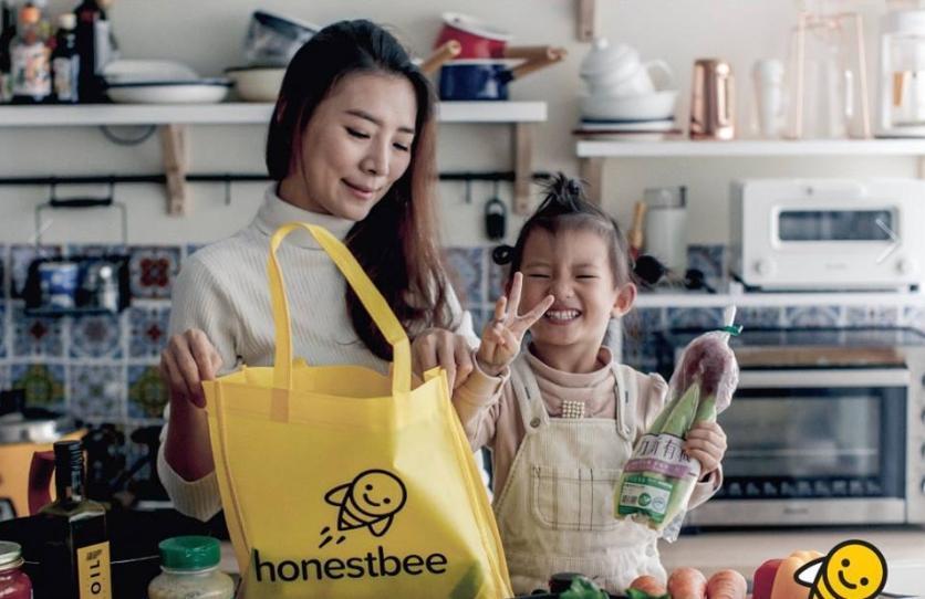 來自新加坡的鮮食外送平台誠實蜜蜂，爆出欠款糾紛。（翻攝自honestbee臉書）