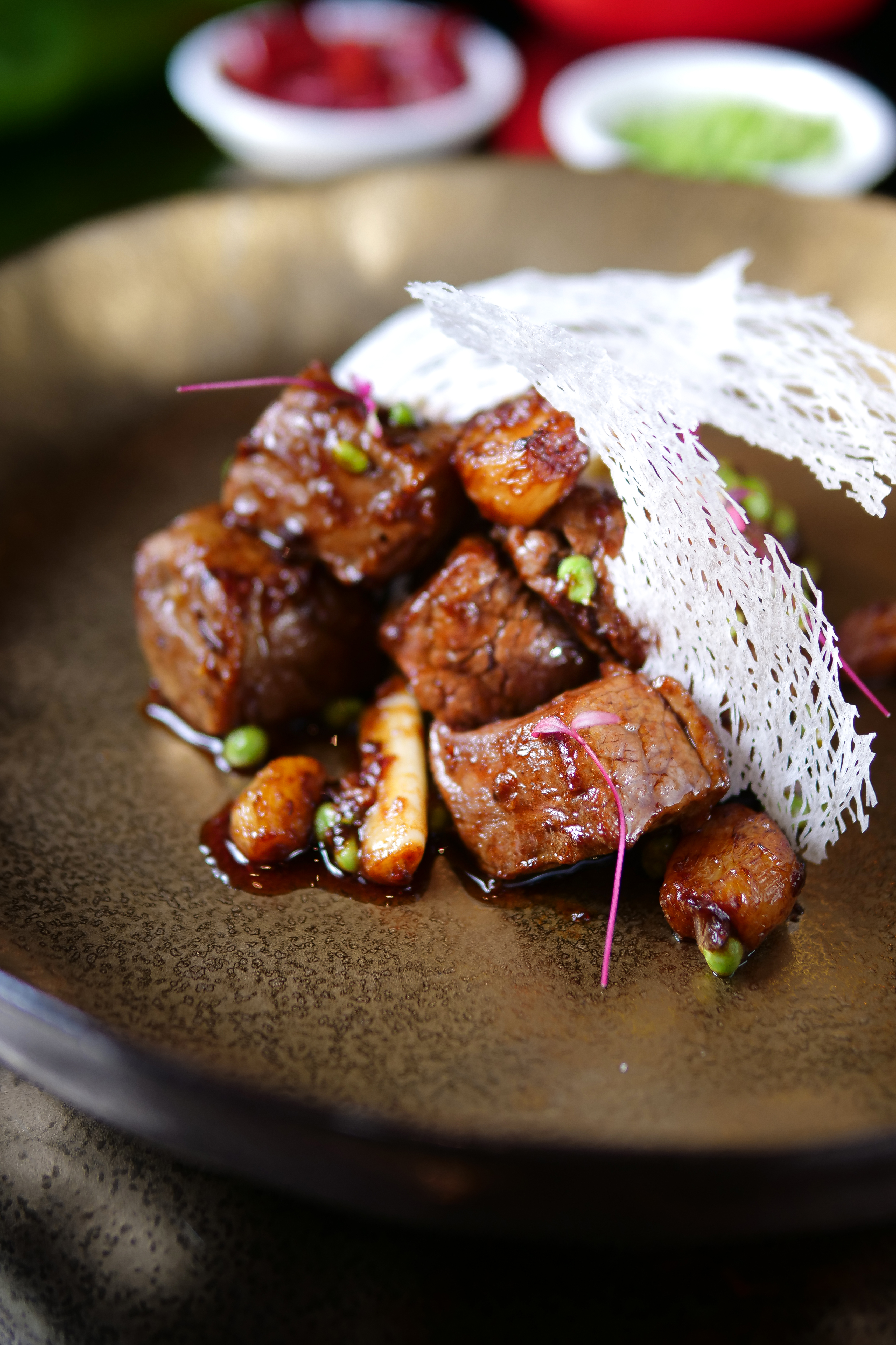  「蒜子豆豉爆和牛」肉汁飽滿，醬香惹味。（2,880元／份）