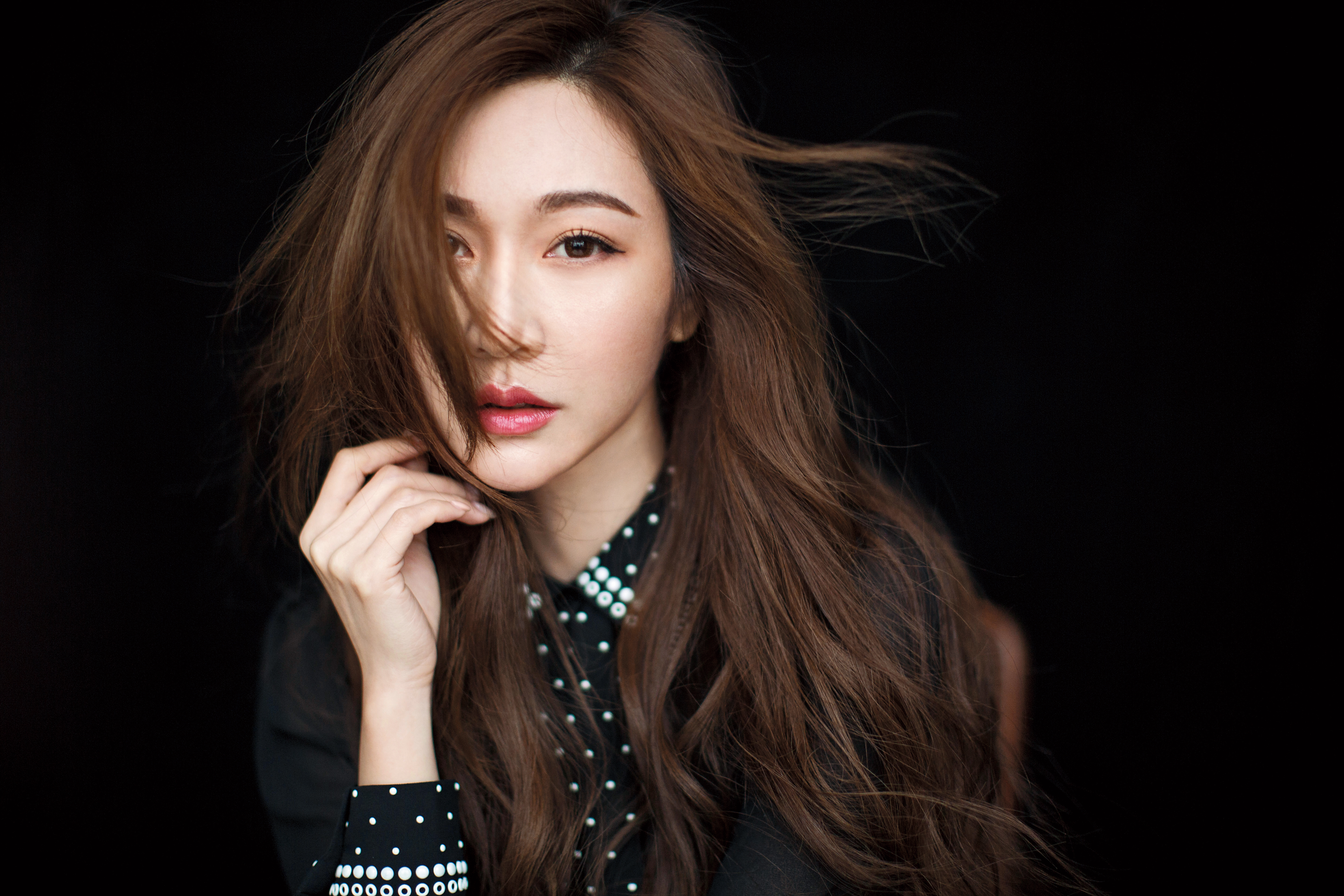 女神的養成,不只關乎外表,也關於心志。曾莞婷讓自己變美的同時,更要鍛鍊內在,內在愈強,女神這個泡泡才不會一吹就散。