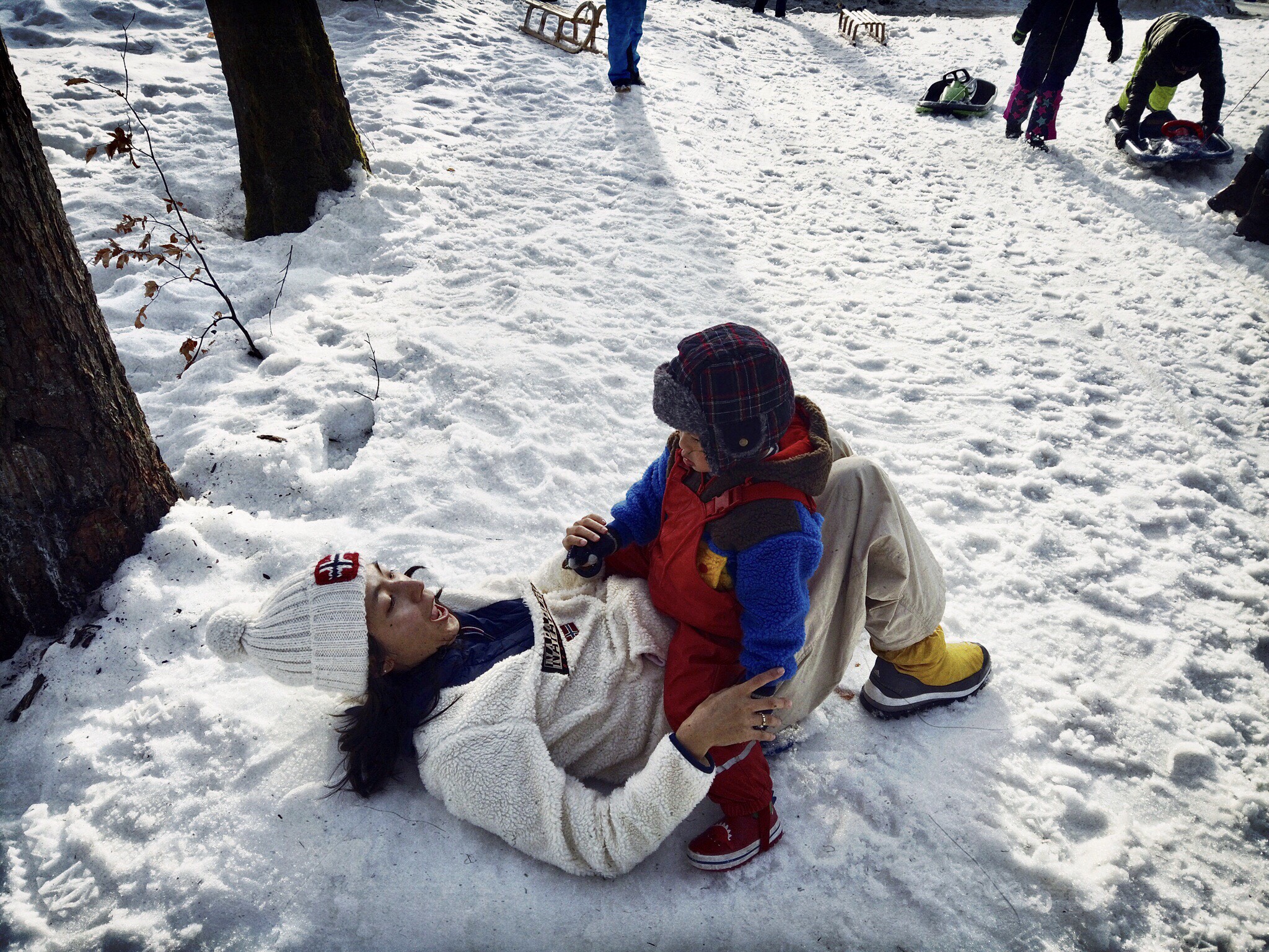 仔仔帶兒子出國玩雪，留下許多美好的回憶。（展奕娛樂提供）