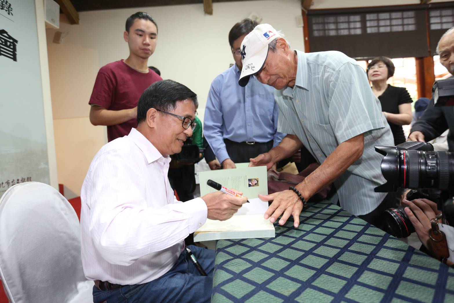 陳水扁也替這場發表會下了結論說，當年自己當市長，施政滿意度都七、八成，但連任時卻只拿46％選票，滿意市政不代表選票成正比。