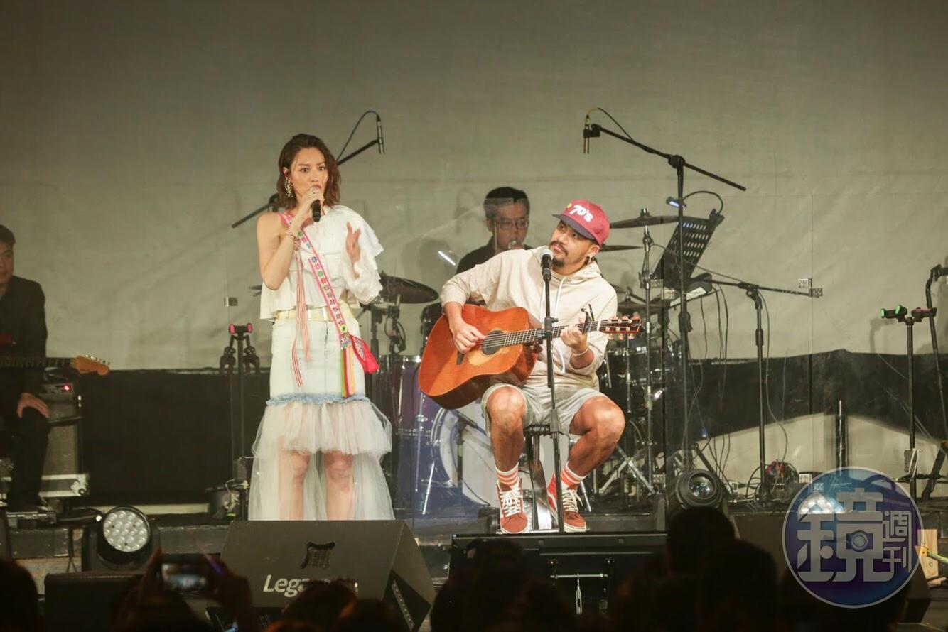 黃莉今天首度開唱，好友張震嶽擔任演唱會嘉賓。