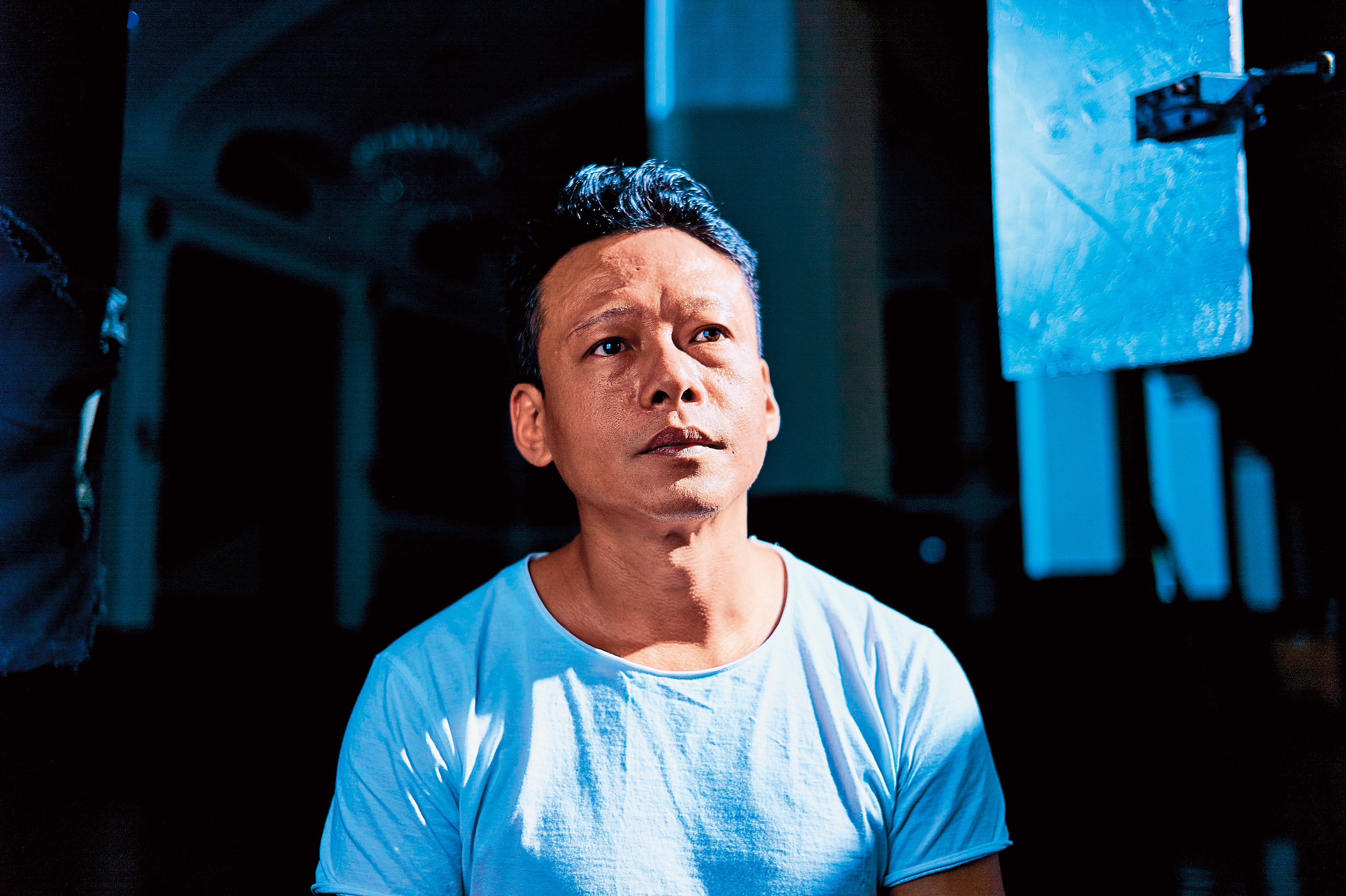 蔡明亮以包括李康生等的13張臉部特寫來闡揚他的「凝視」創作概念，觀眾被困在座位上，才能感受凝視的重量。（汯呄霖提供）