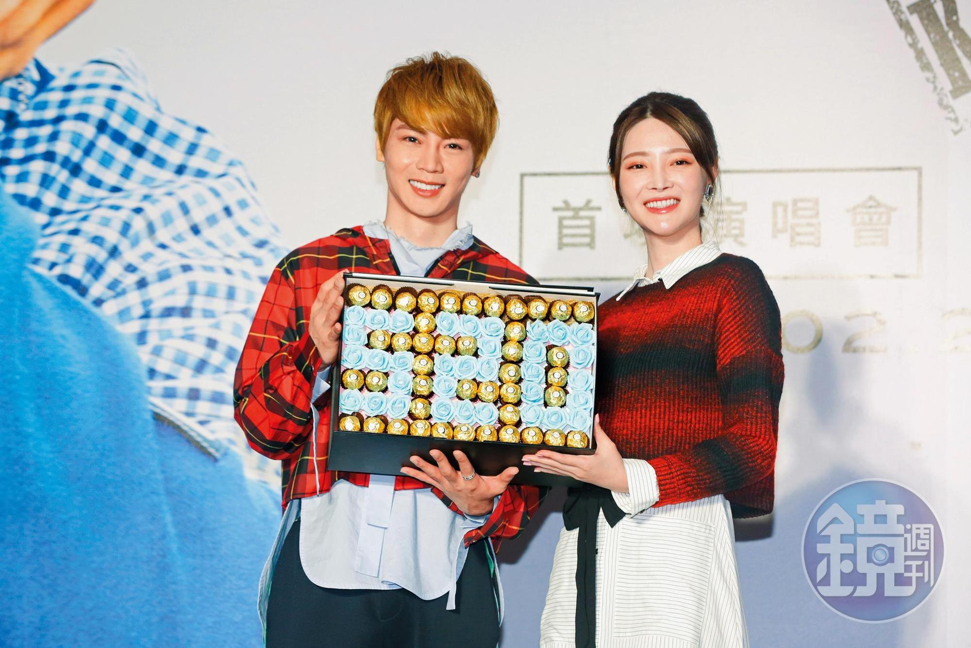 擁有26萬抖音粉絲的古曜威，今年1月發行〈My Love一起去旅行〉，其中15秒手勢舞締造了260萬人翻拍紀錄。