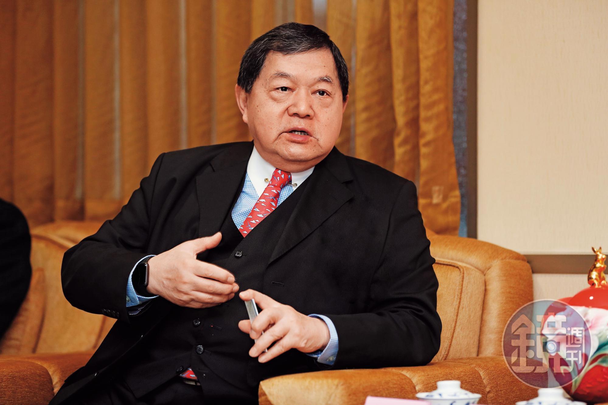 遠傳營運成績淪落電信三雄之末，董事長徐旭東決定親自出馬整頓。