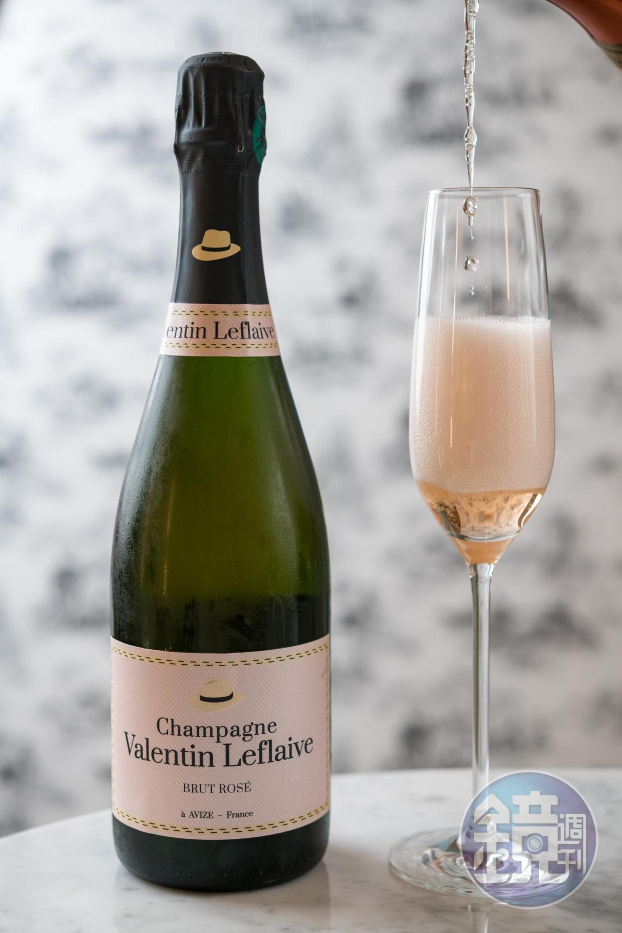 「Valentin Leflaive, Brut Rosé」入口有厚實口感，尾韻收斂明亮乾淨。（亞舍，3,900元／瓶）