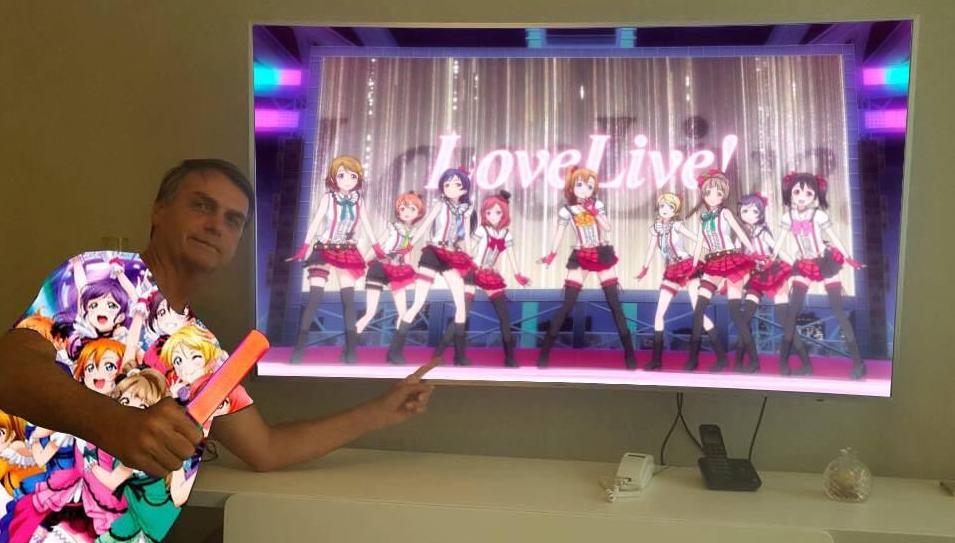 網友用P圖來告訴波索納羅什麼是「Animes」。（翻攝自Jair M. Bolsonaro Twitter）