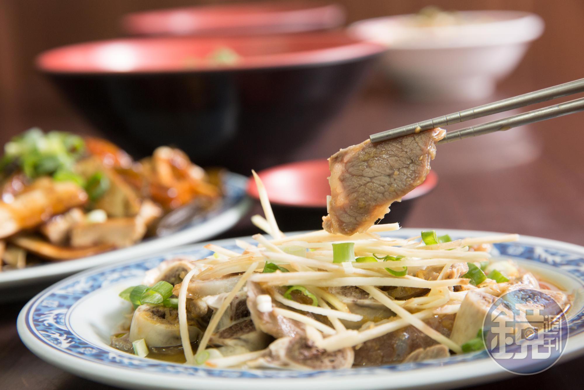 除了麵食，八八麵館也提供嘴邊肉等黑白切。