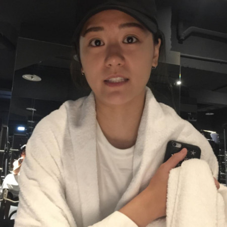 邵翔曾突然PO出小蠻運動流汗的狼狽照,從背景可看出應該是在健身房。(翻攝自邵翔IG)