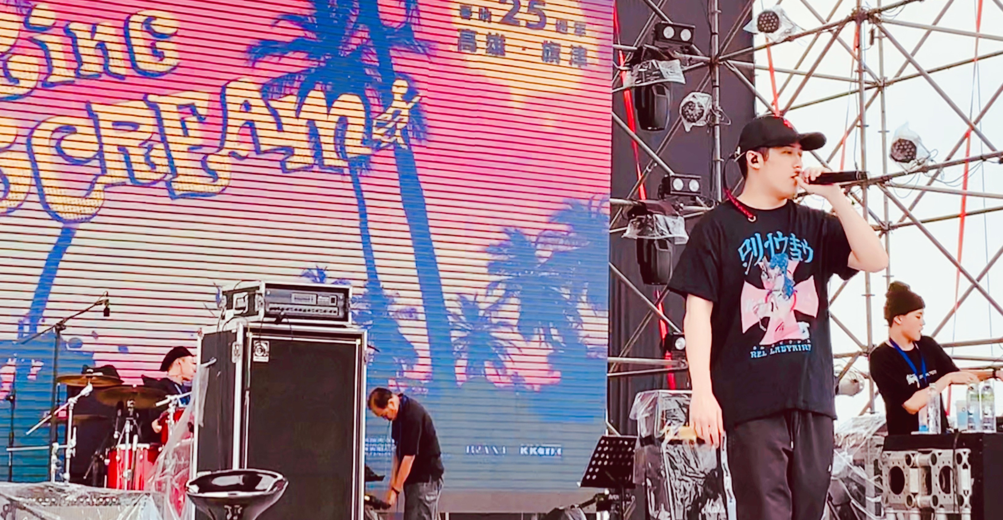 熊仔5日在春吶驚喜登場，準備連串嗨歌。（索尼提供）