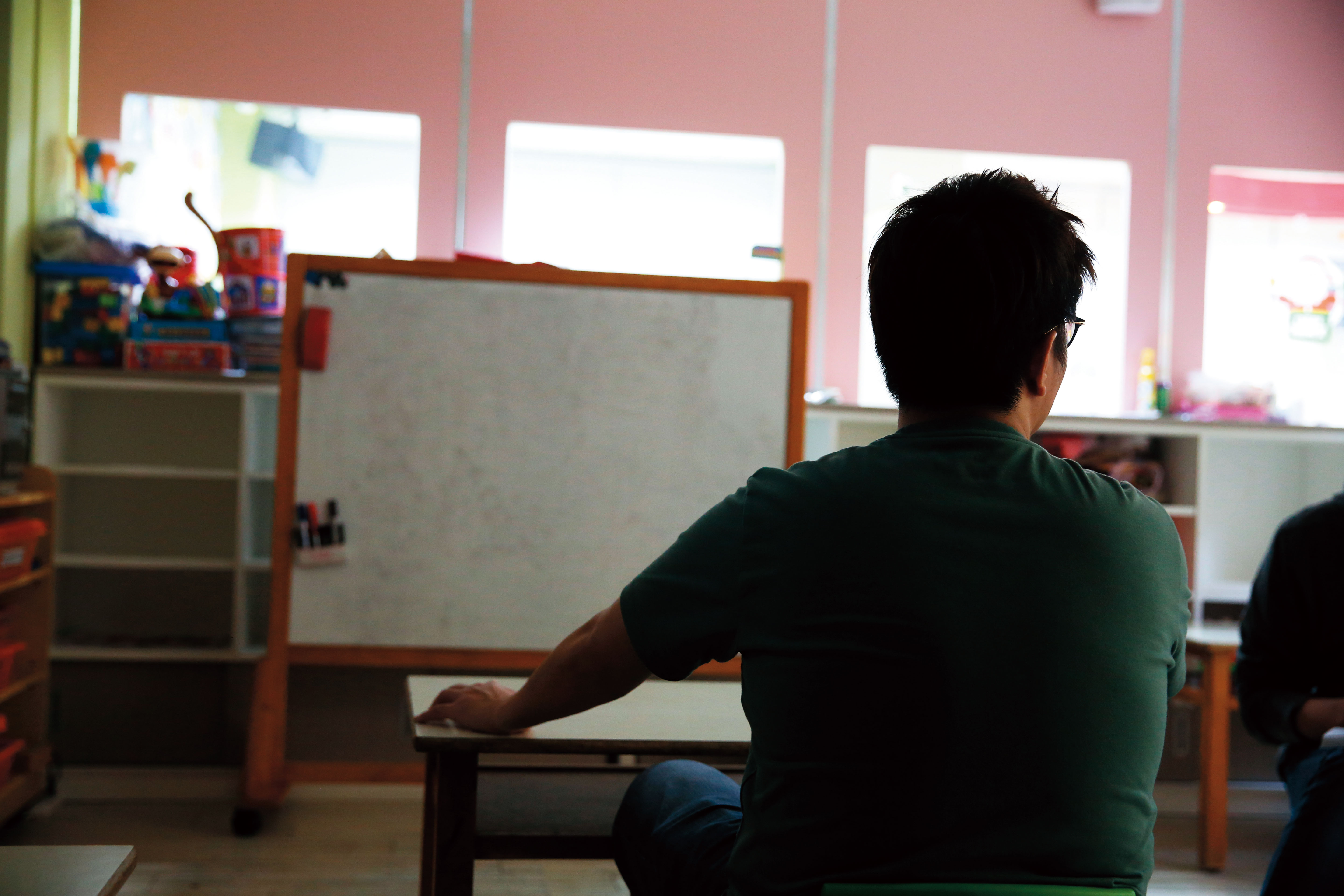 安親班業者楊先生指控李慶元為了挺樁腳，向市府施壓，打壓他近4年。