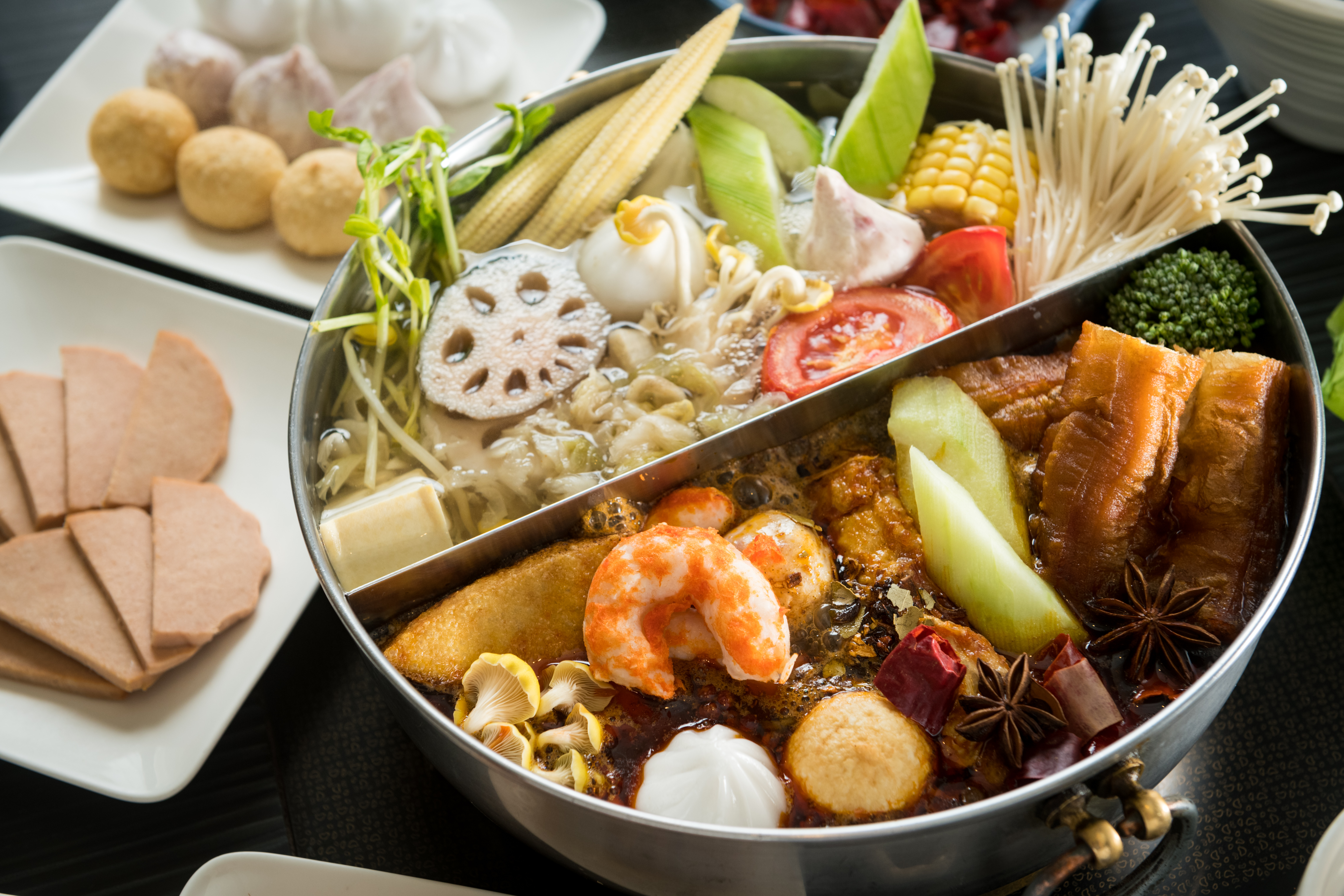 「小心上癮素食麻辣鍋」讓茹素的人也能一嘗辣麻噴火的滋味。