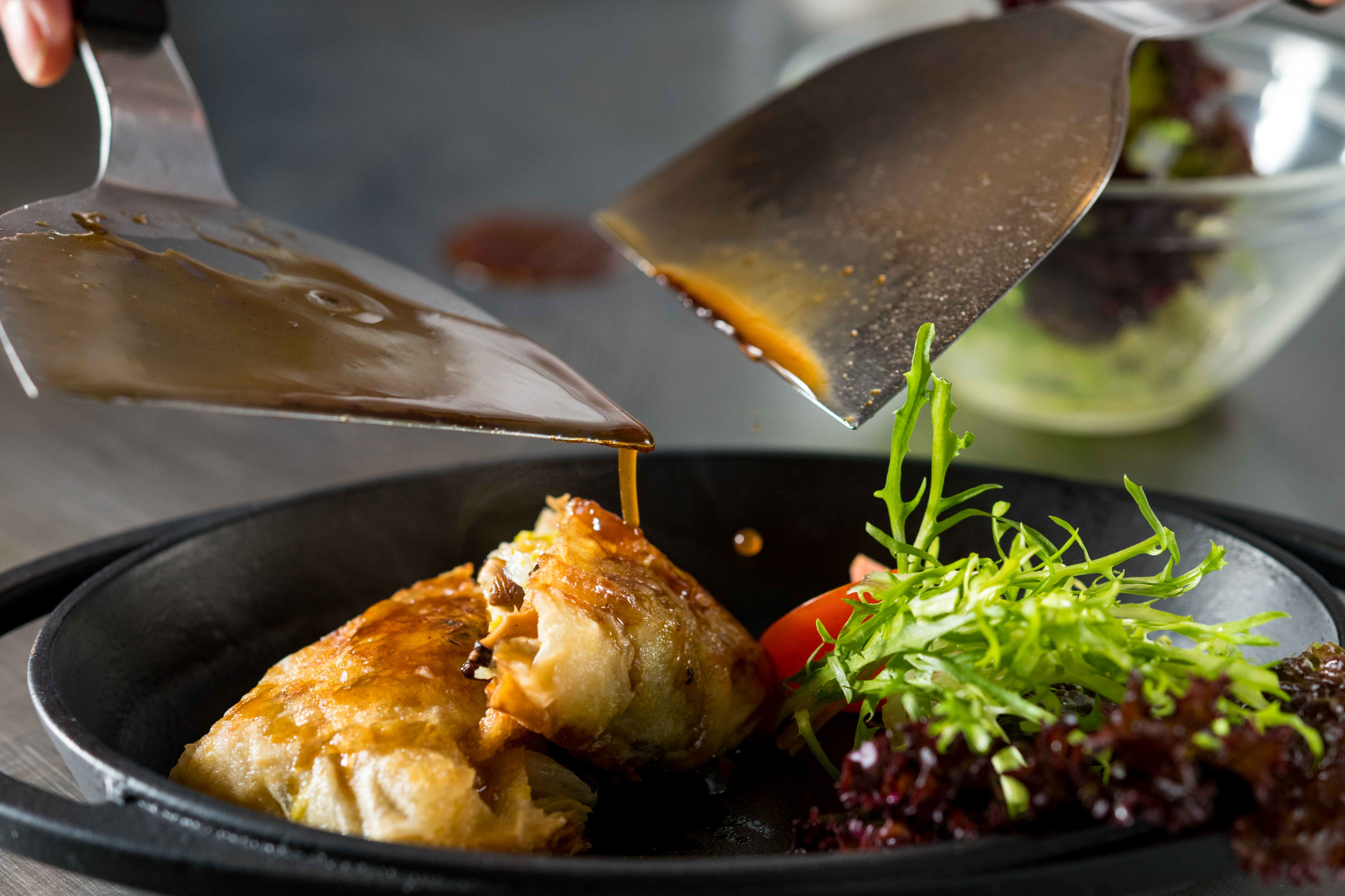 「江雁塘新時尚鐵板燒」推出全素套餐，相當講究細緻度。