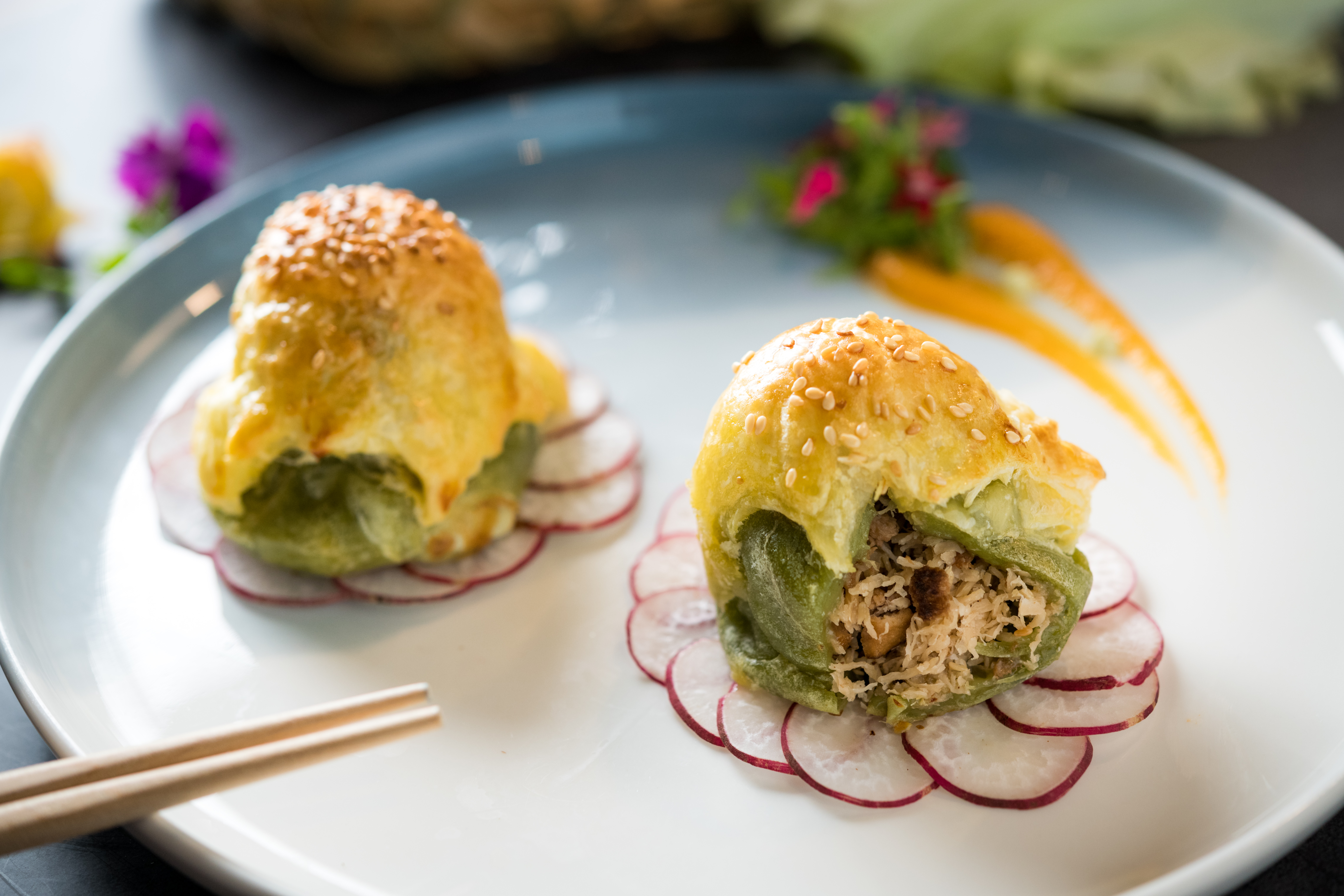 「卓也小屋」用苗栗在地食材做出創意料理，吸引年輕人愛上蔬食。