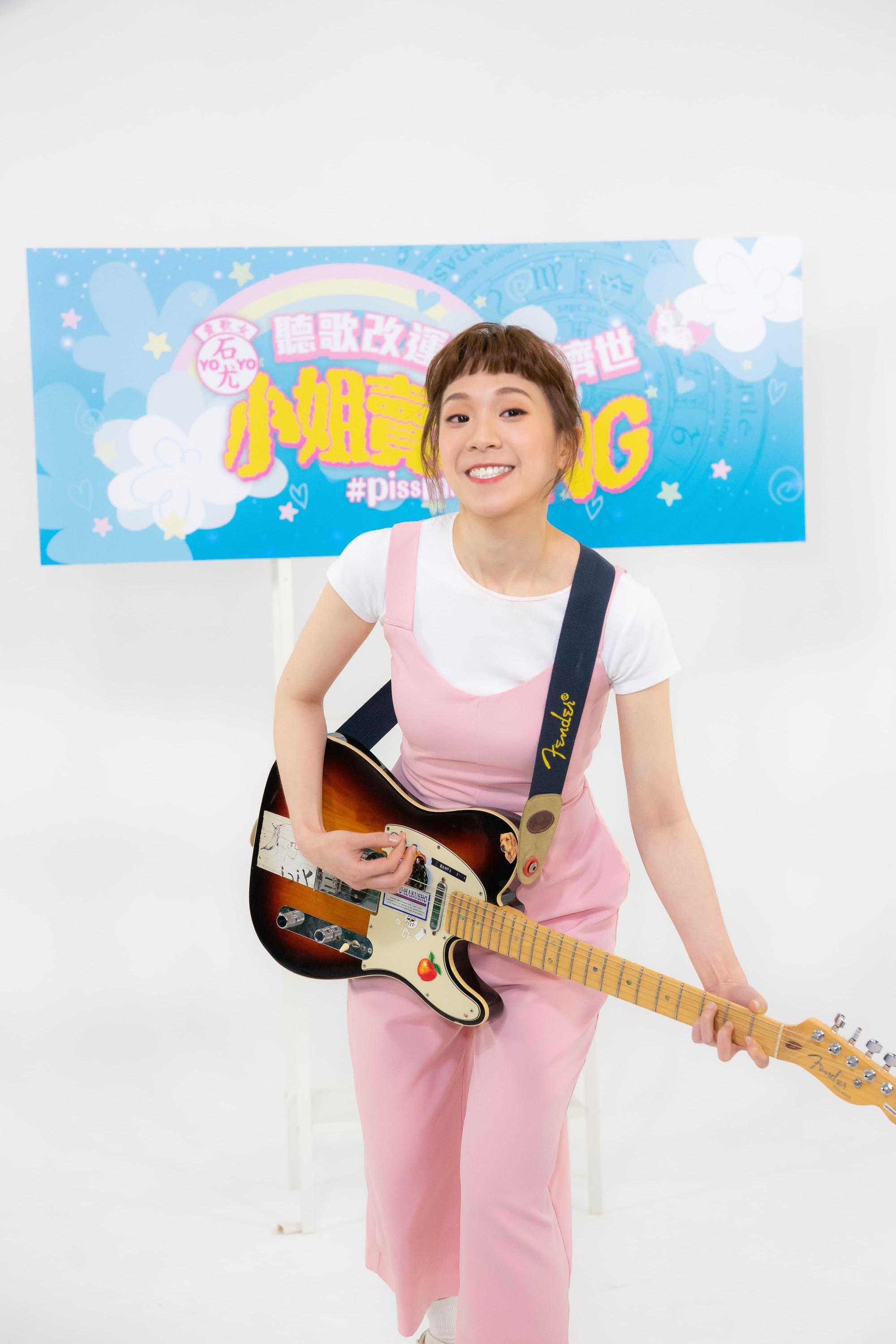 石尤的〈夜市〉MV點擊破百萬，請到劇場演員演出人生百態引起共鳴。（李欣芸音樂製作有限公司）