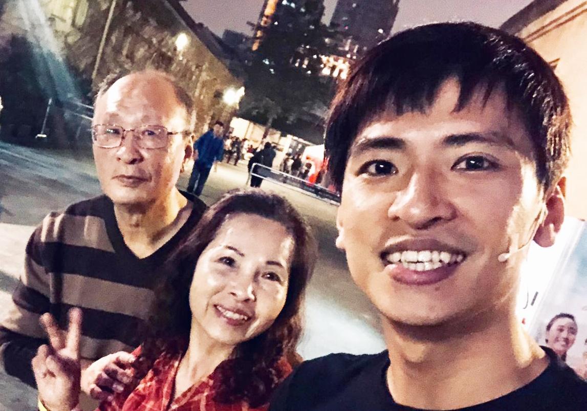 廖文強老家在基隆，獨自台北打拚獲得爸媽全力支持。（何樂音樂提供）