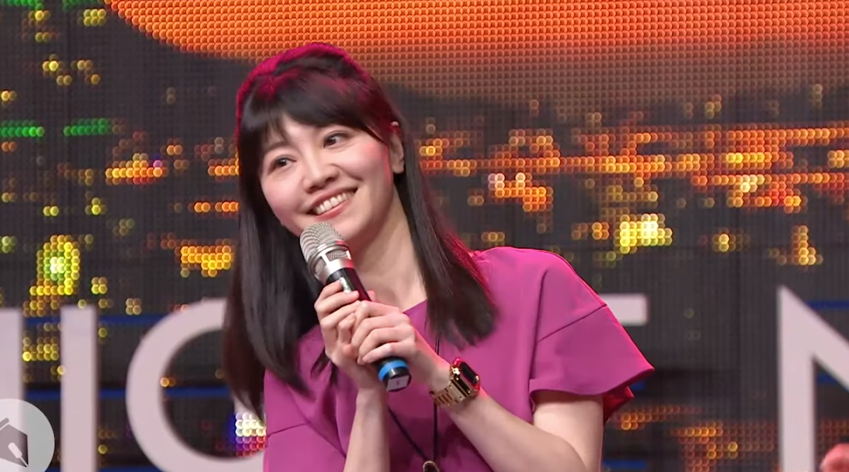 高嘉瑜還在臉書舉辦投票，要網友從「國防武器+<><」「尷尬的博恩」中，選出喜歡的歌聲，再度引起網友熱議。（翻攝自YouTube）