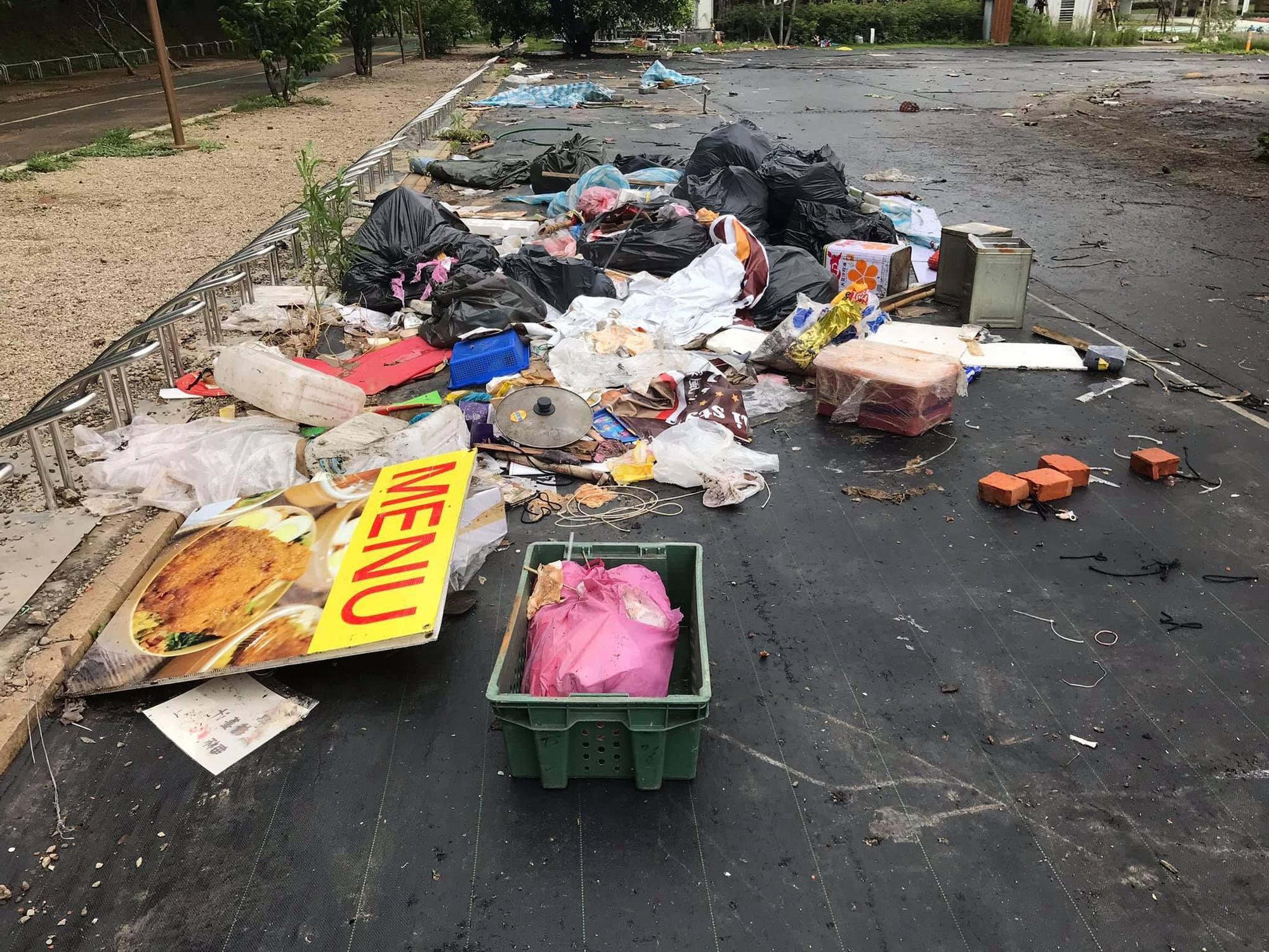 花博后里園區至今仍滿地垃圾，讓洪慈庸怒批台中市府：「怎麼會怠惰成這樣子？」（翻攝自洪慈庸臉書）